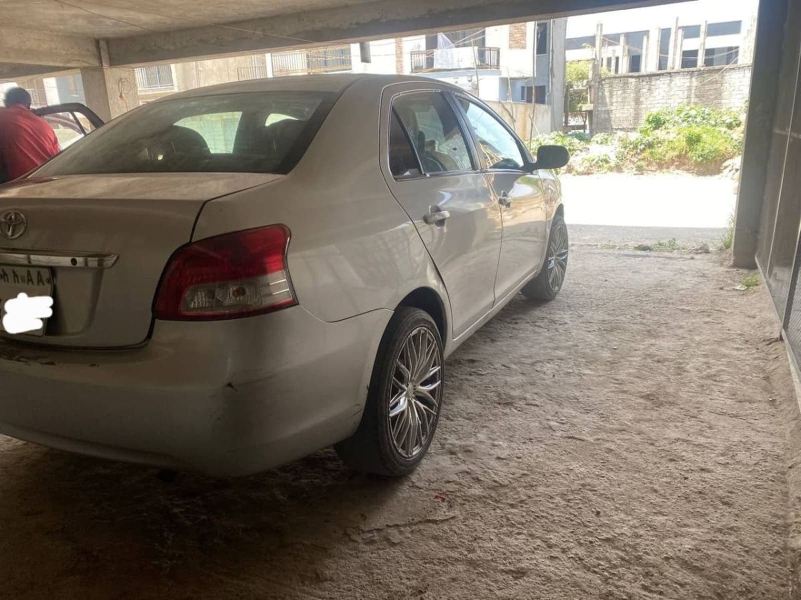 2010 Toyota Yaris Belta — photo 3