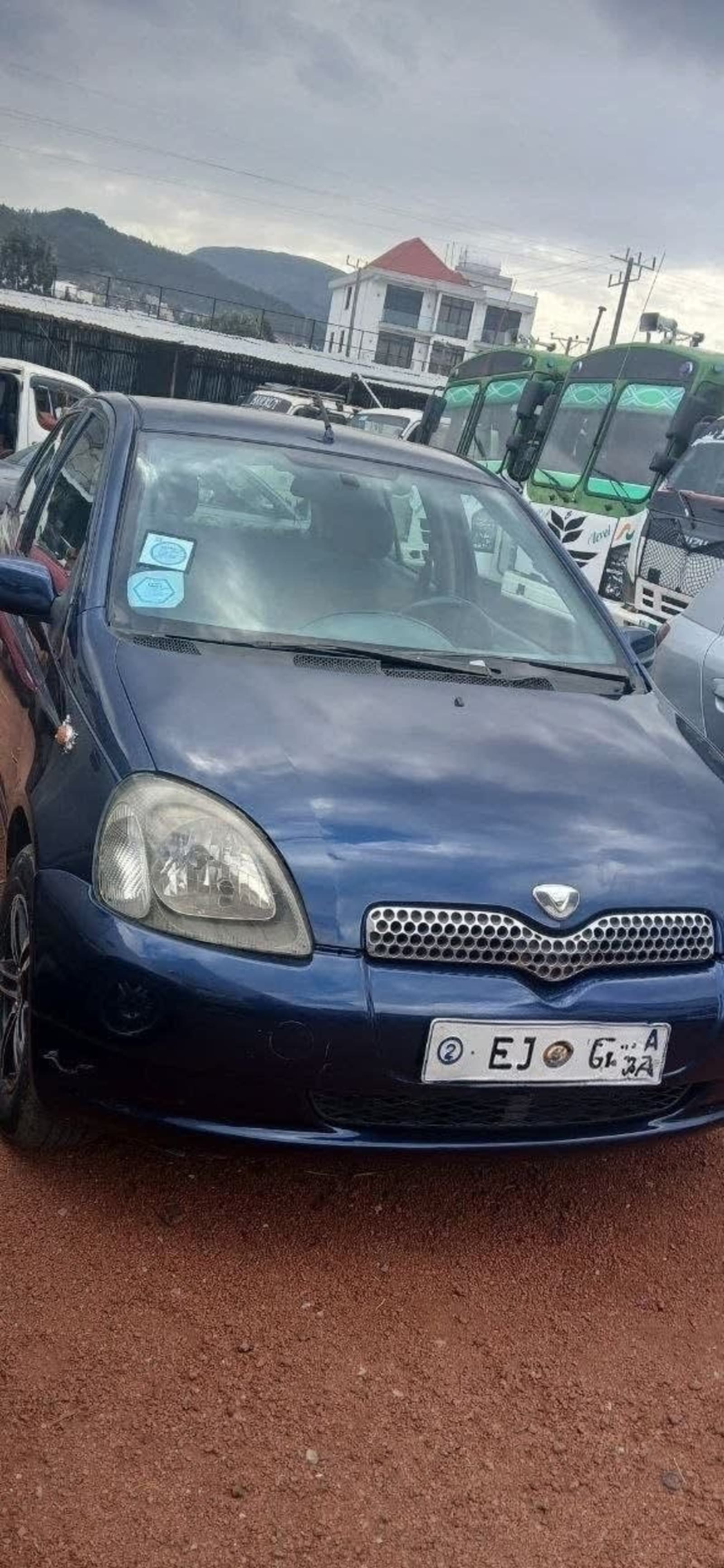 2000 Toyota Vitz — photo 6