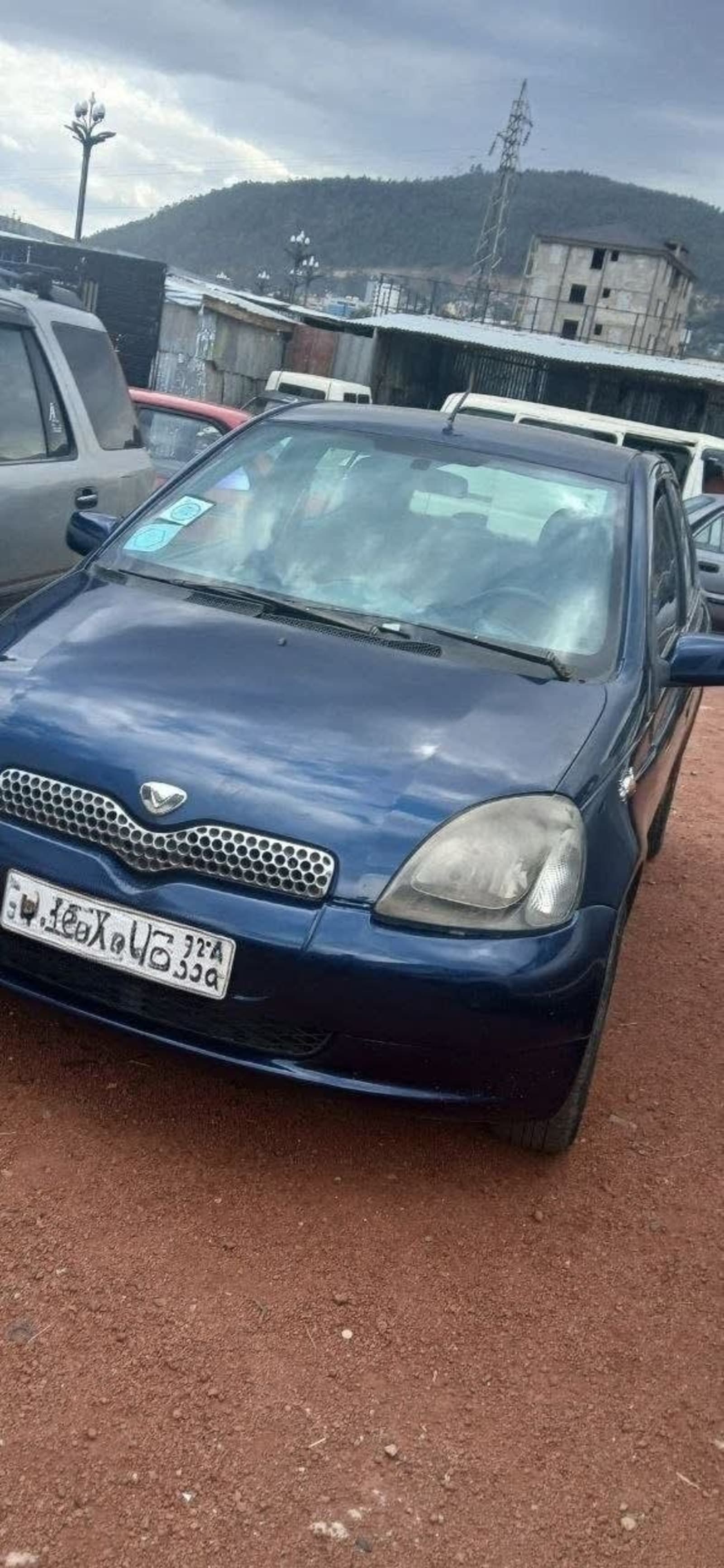 2000 Toyota Vitz — photo 7