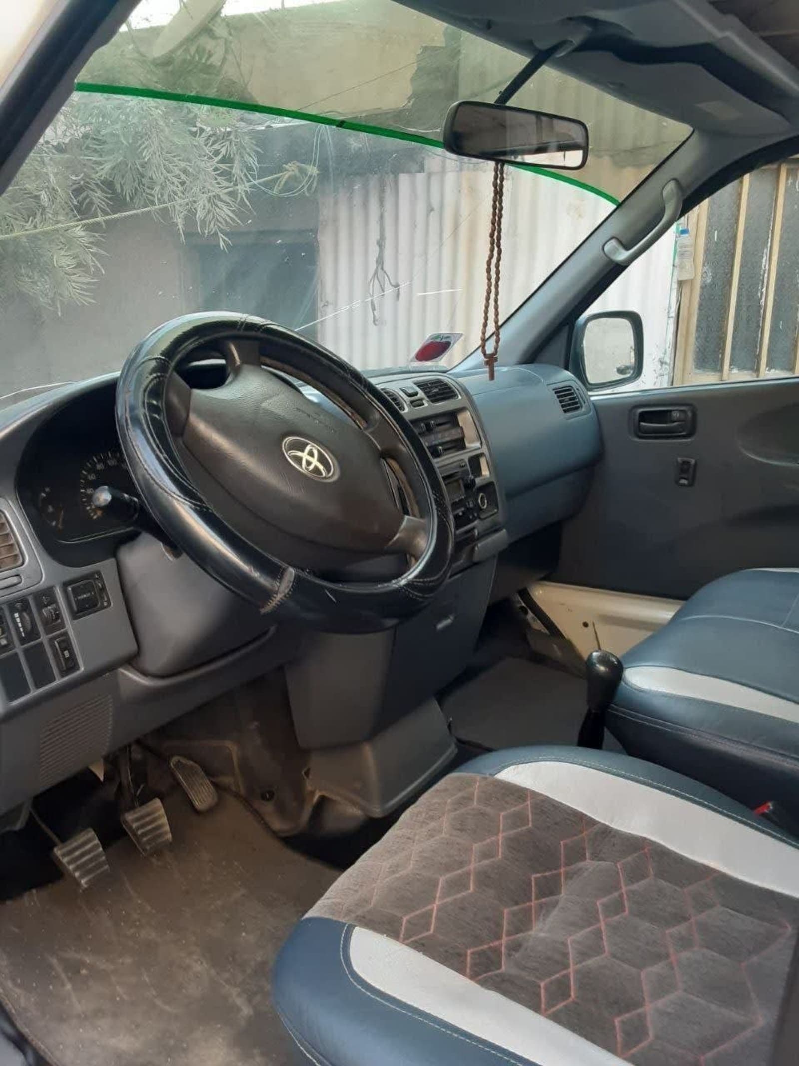 2007 Toyota Dolfin shark D4-D — photo 2