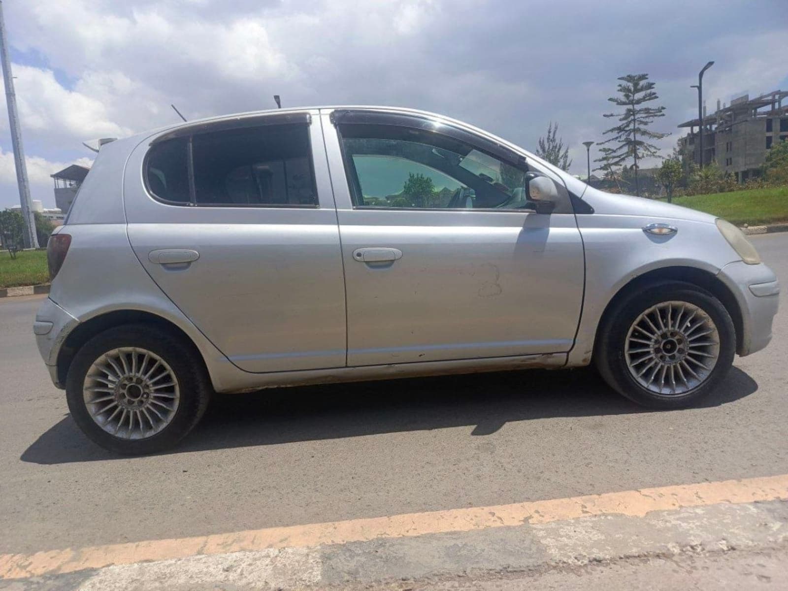 2004 Toyota Vitz — photo 3