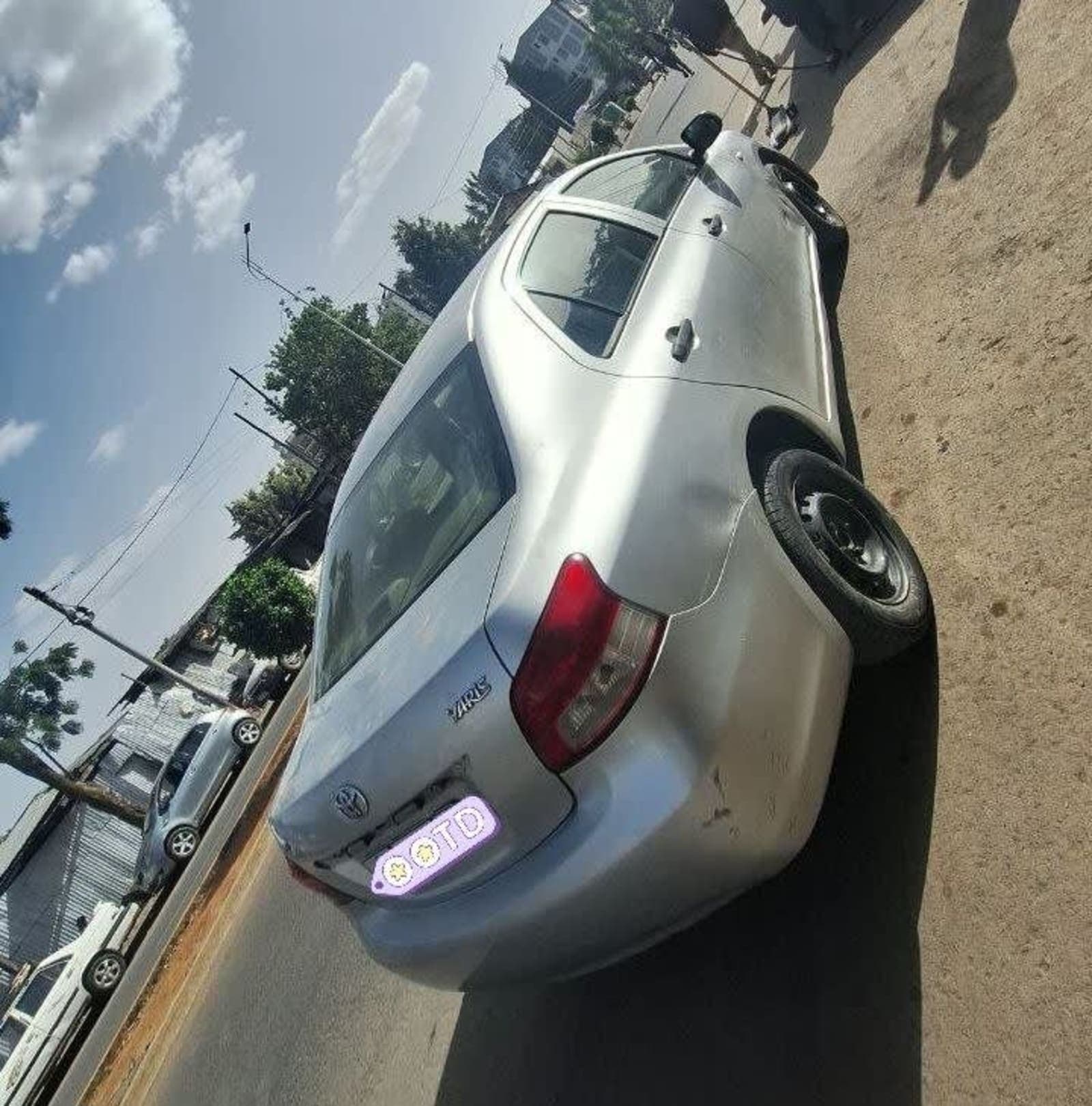 2011 Toyota Yaris Sedan — photo 5