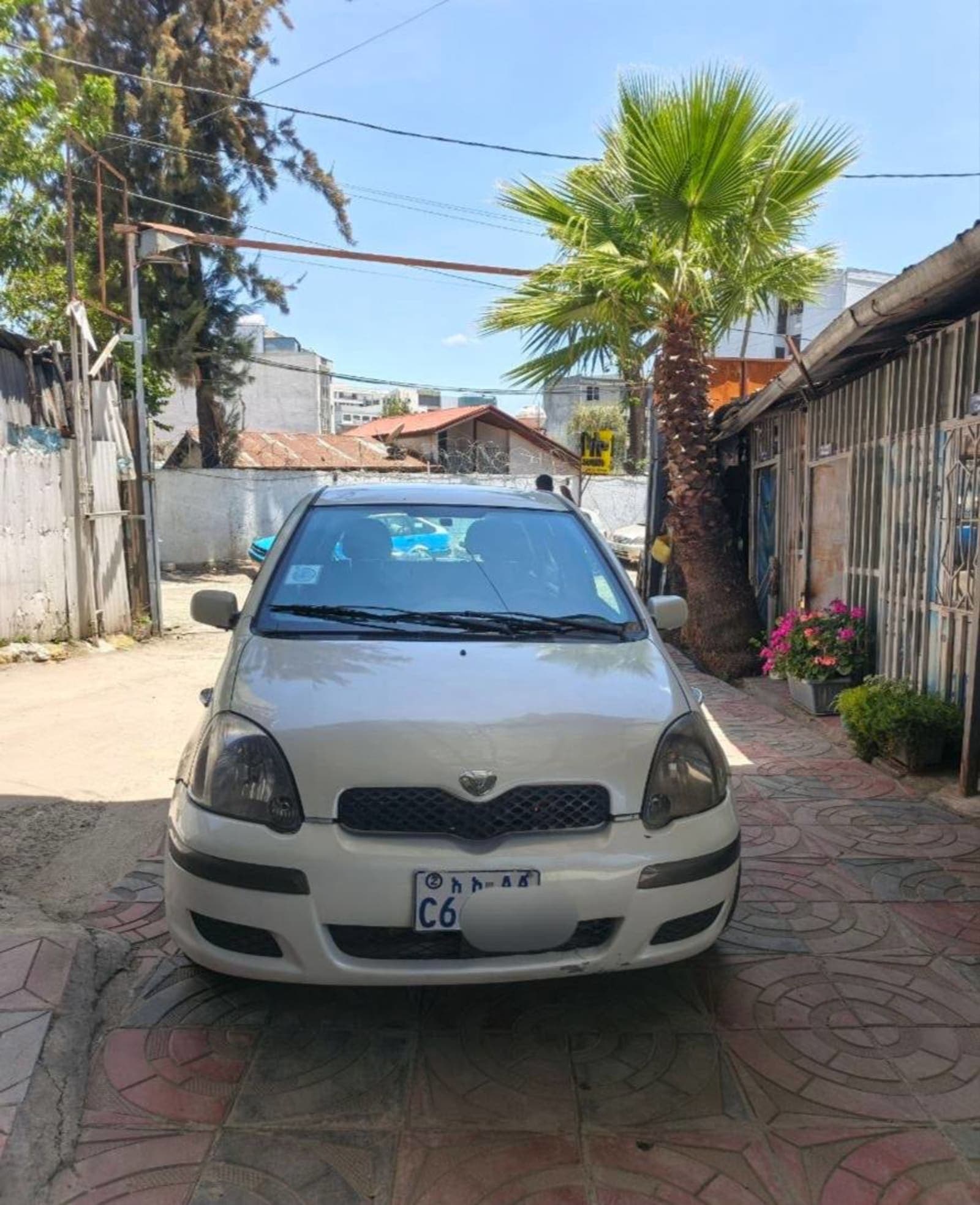 2003 Toyota Vitz — photo 2