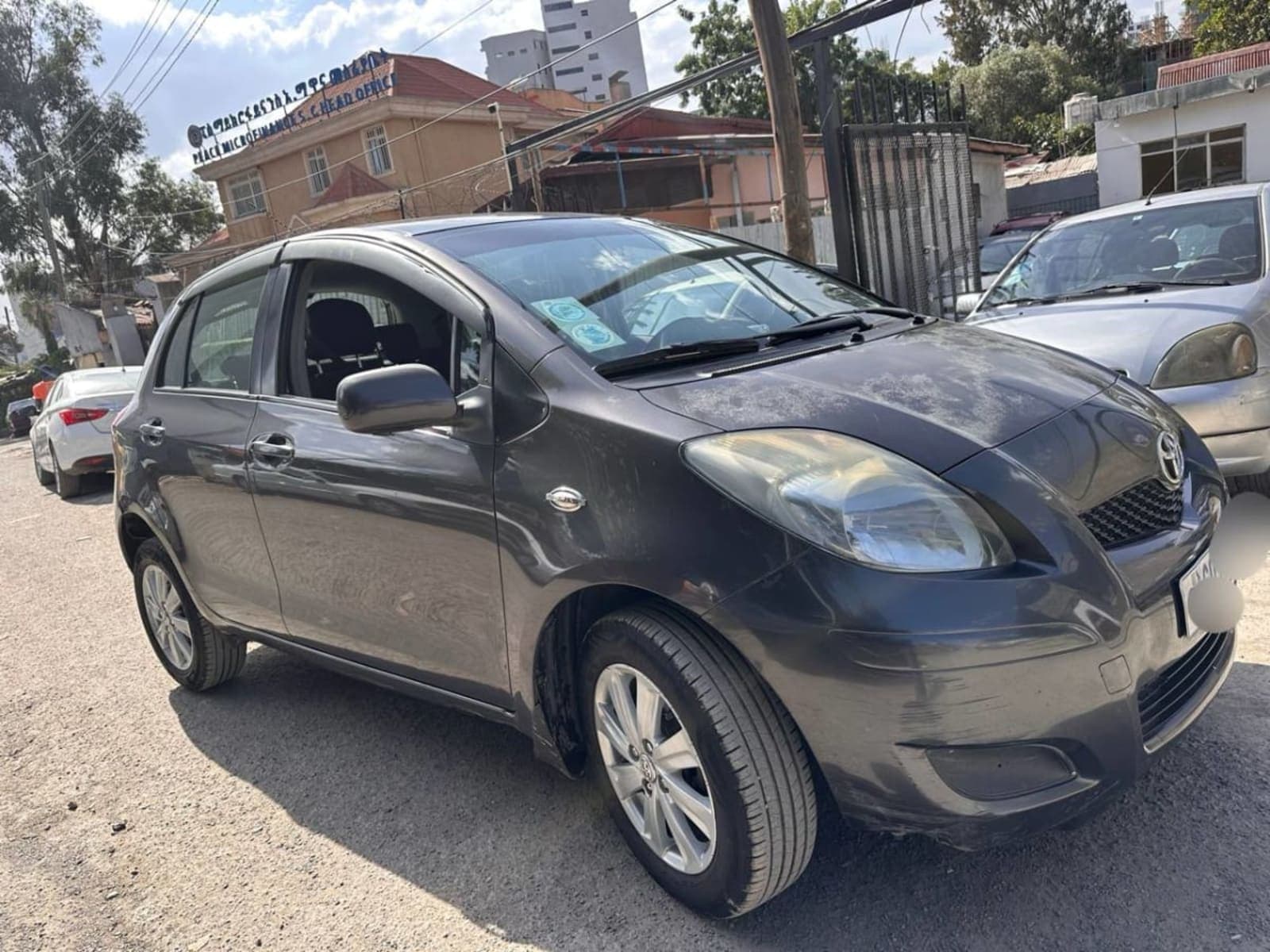 2010 Toyota Yaris Compact — photo 5