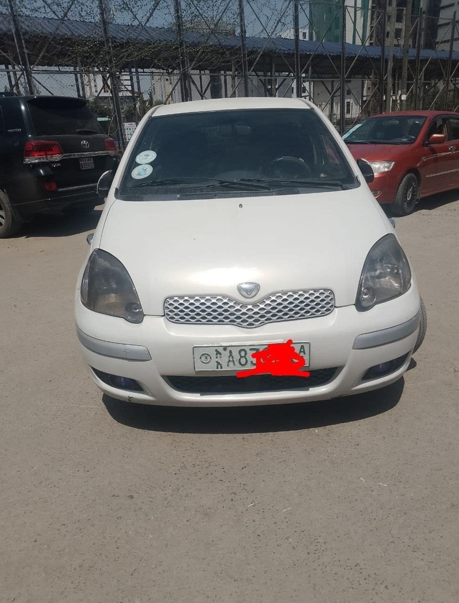 2004 Toyota Vitz — photo 4