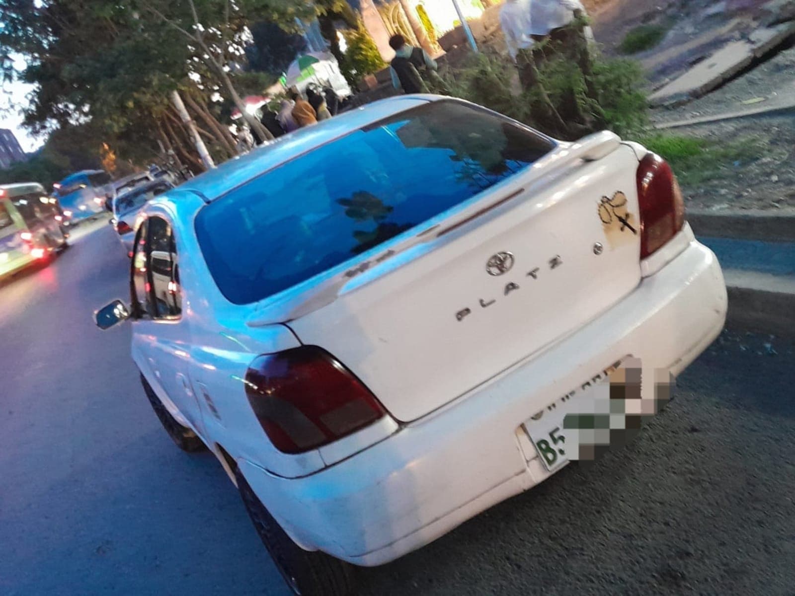 2001 Toyota Platz — photo 4