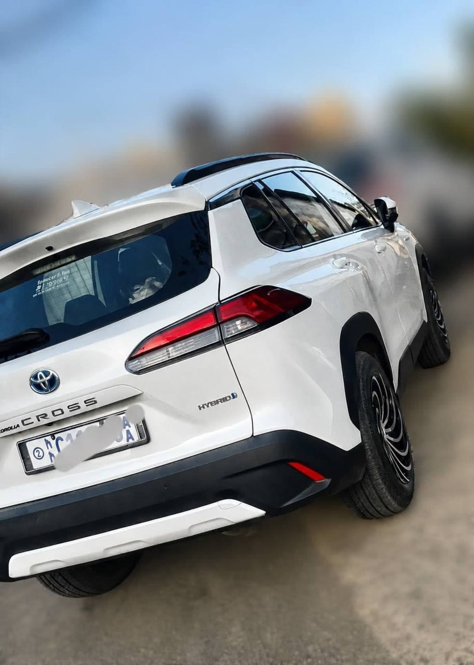 2022 Toyota Corolla Cross Hybrid — photo 3