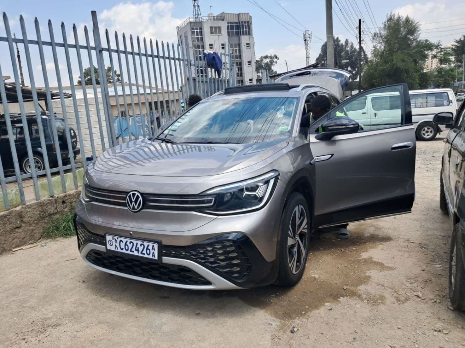 2024 Volkswagen ID.6 Crozz Pro EV — photo 3