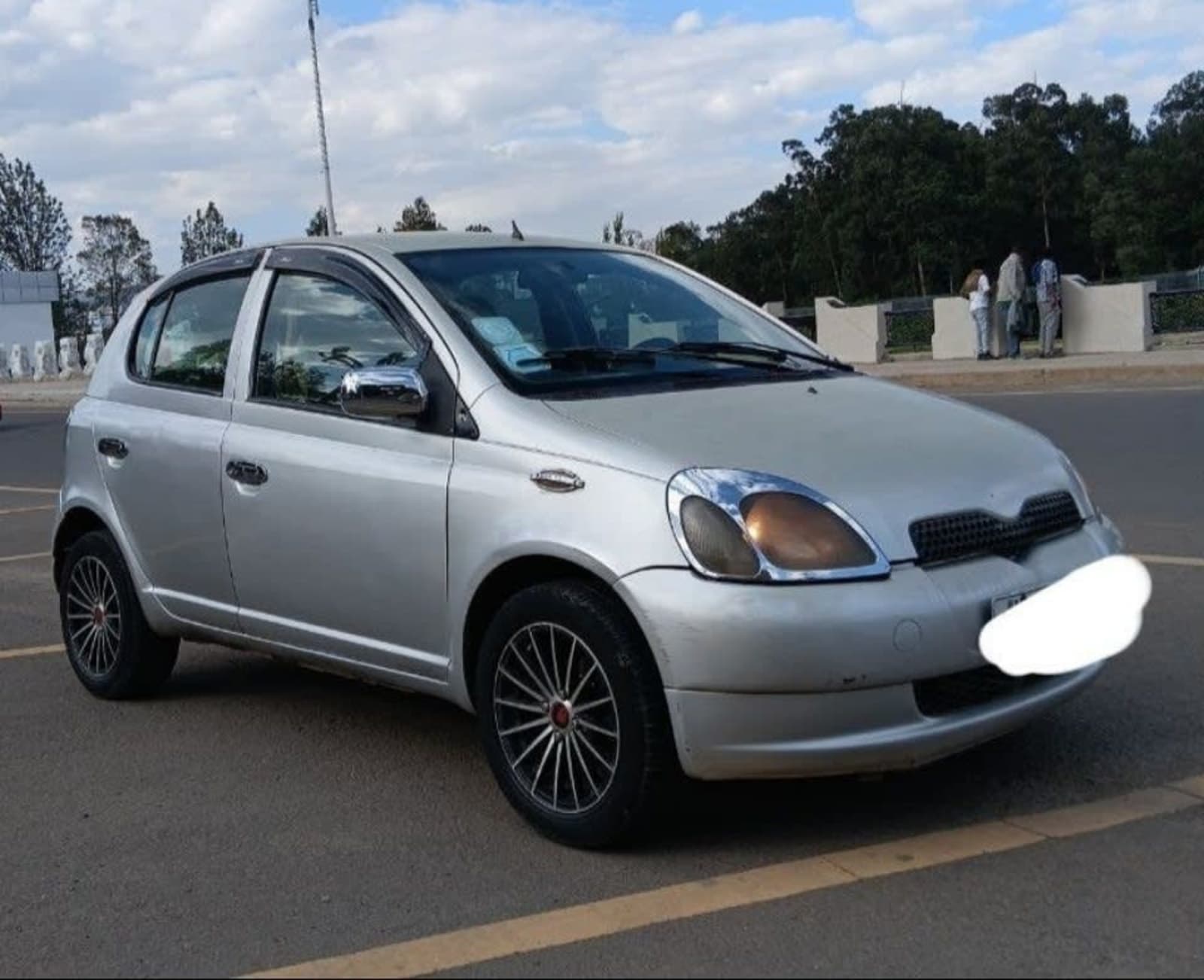 2005 Toyota Vitz — photo 4