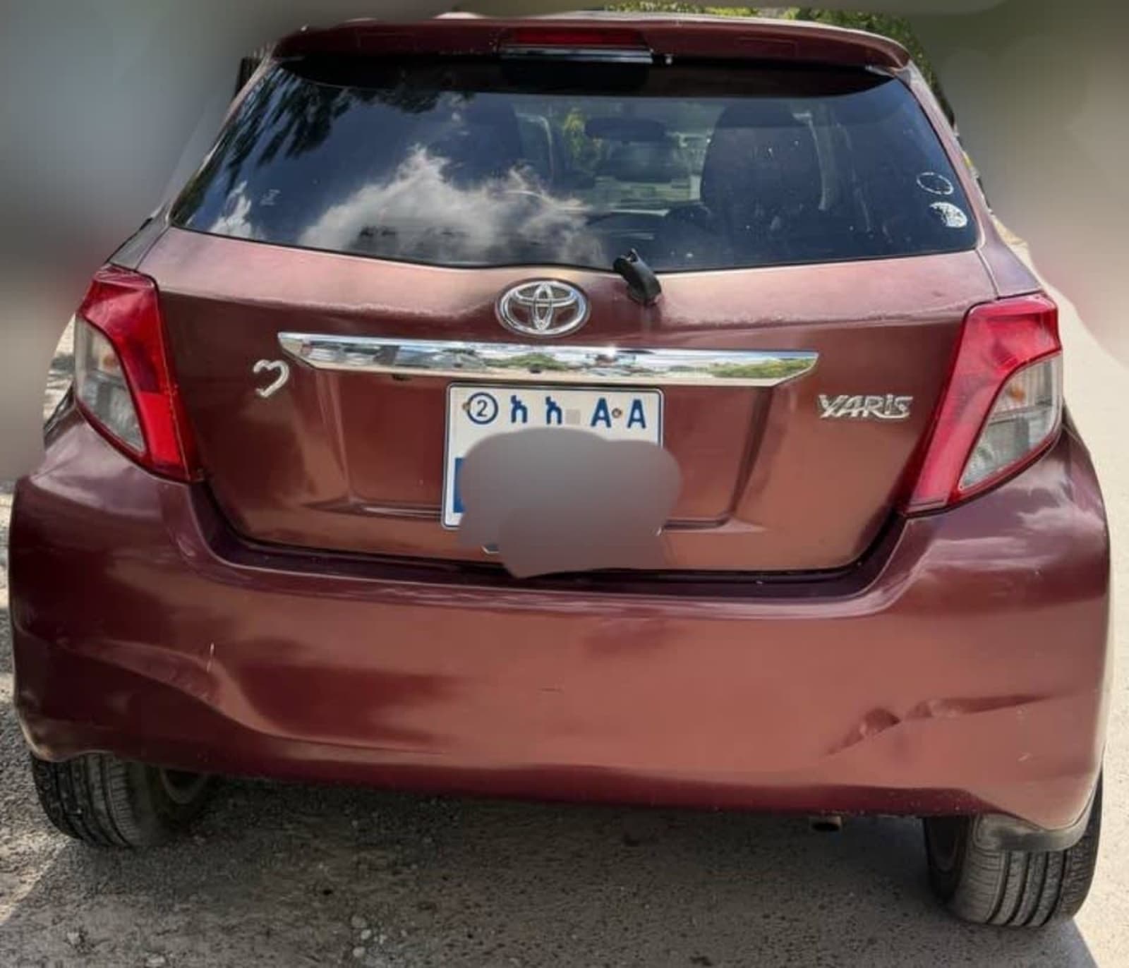 2011 Toyota Yaris Compact — photo 4