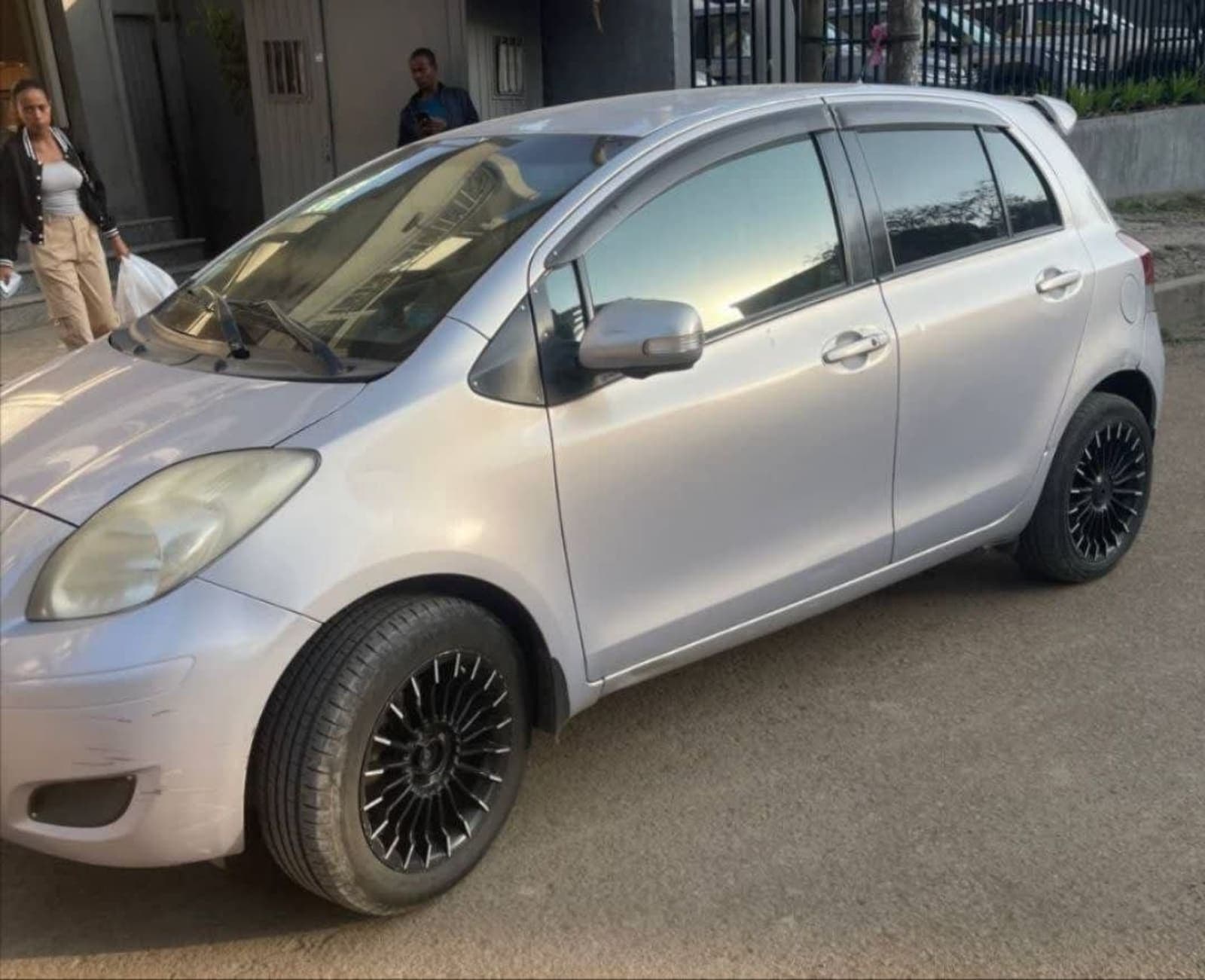 2008 Toyota Yaris Compact — photo 3