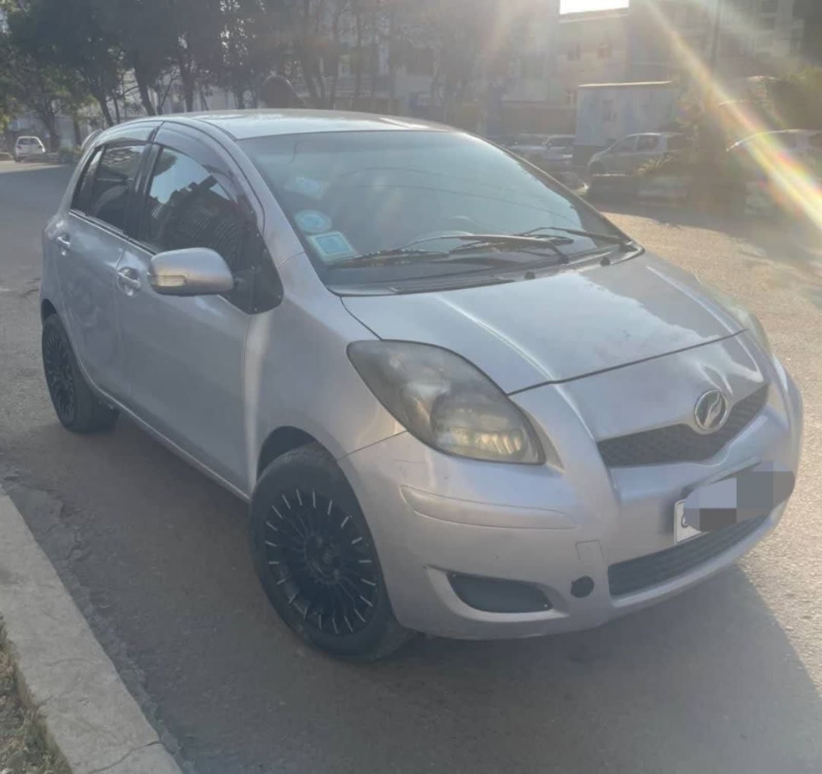 2008 Toyota Yaris Compact — photo 4