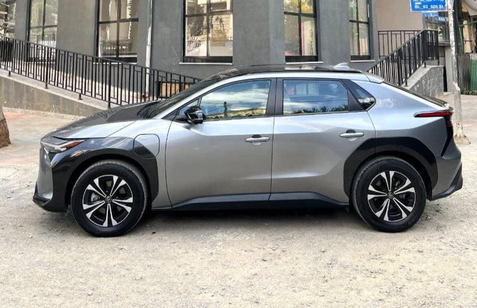 2024 Toyota BZ4X 2WD ULTRA — photo 6