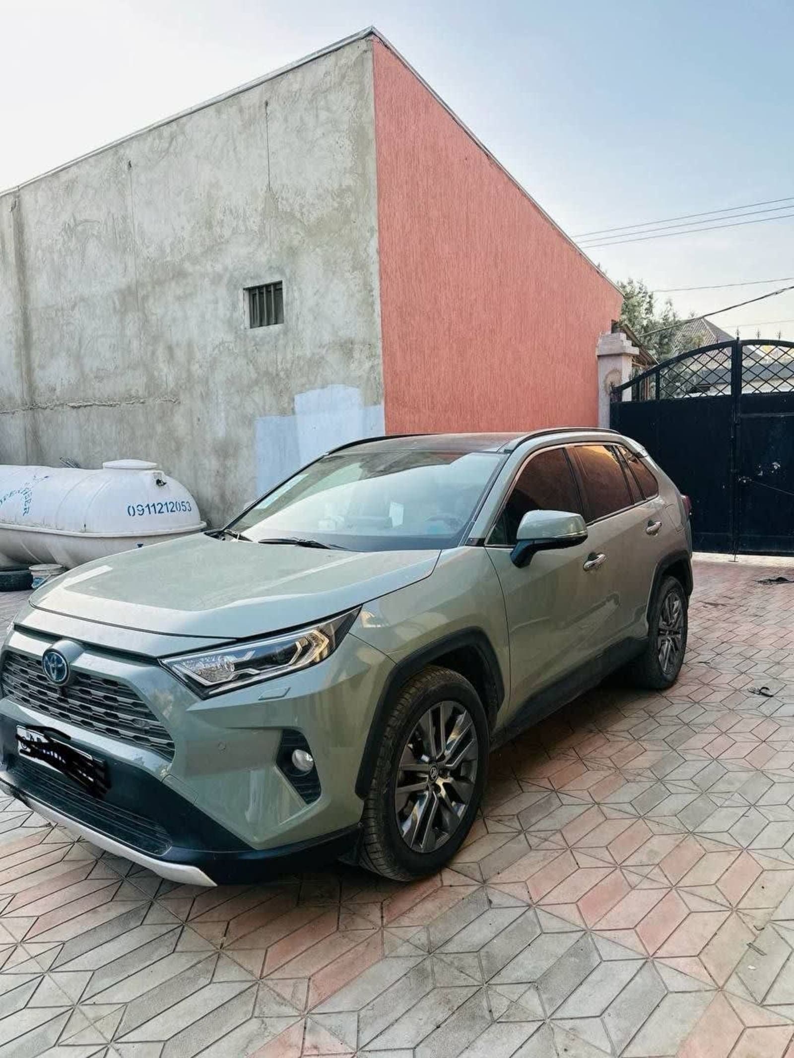 2020 Toyota Rav4 — photo 2