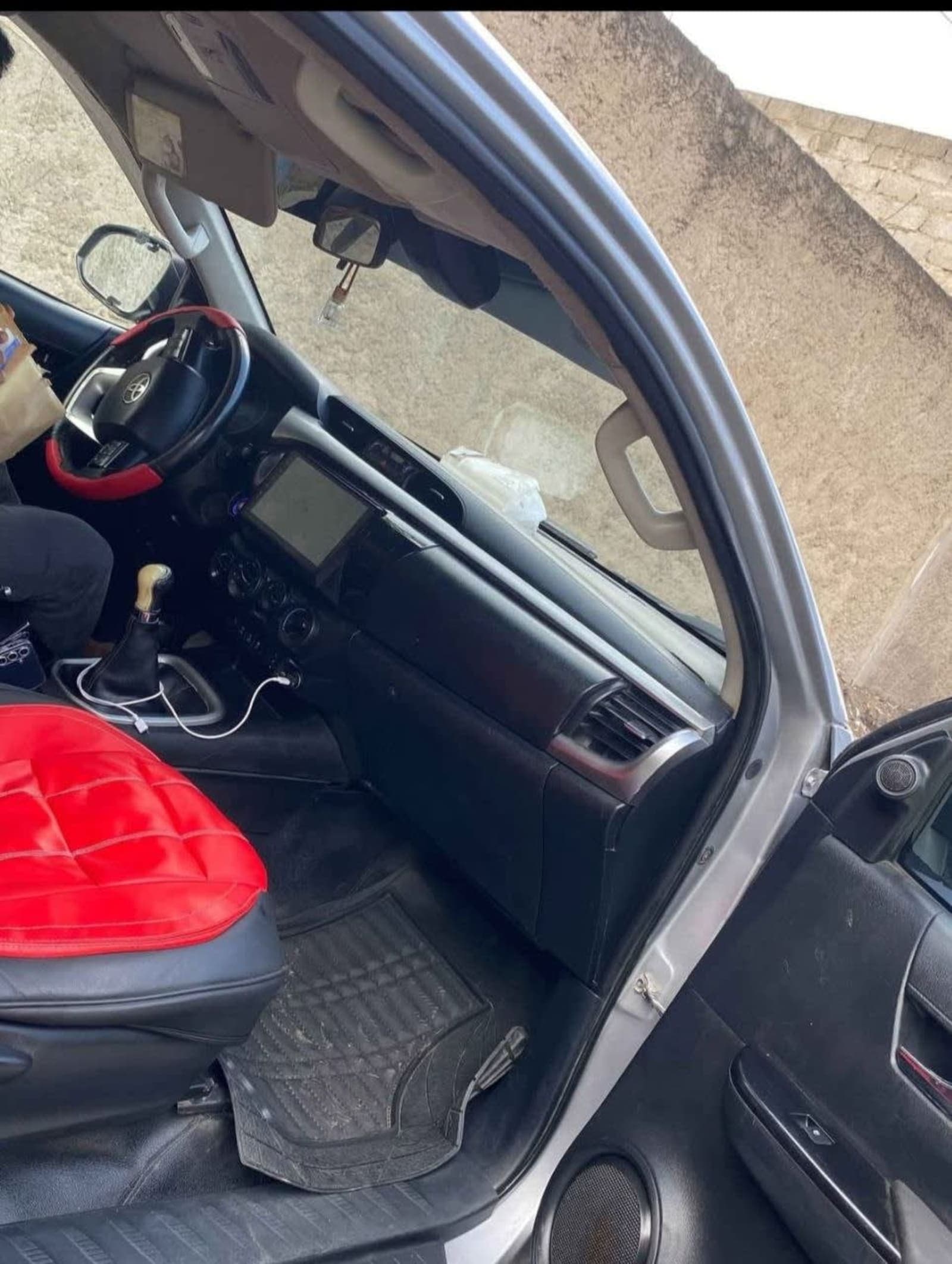 2017 Toyota Hilux Revo — photo 7