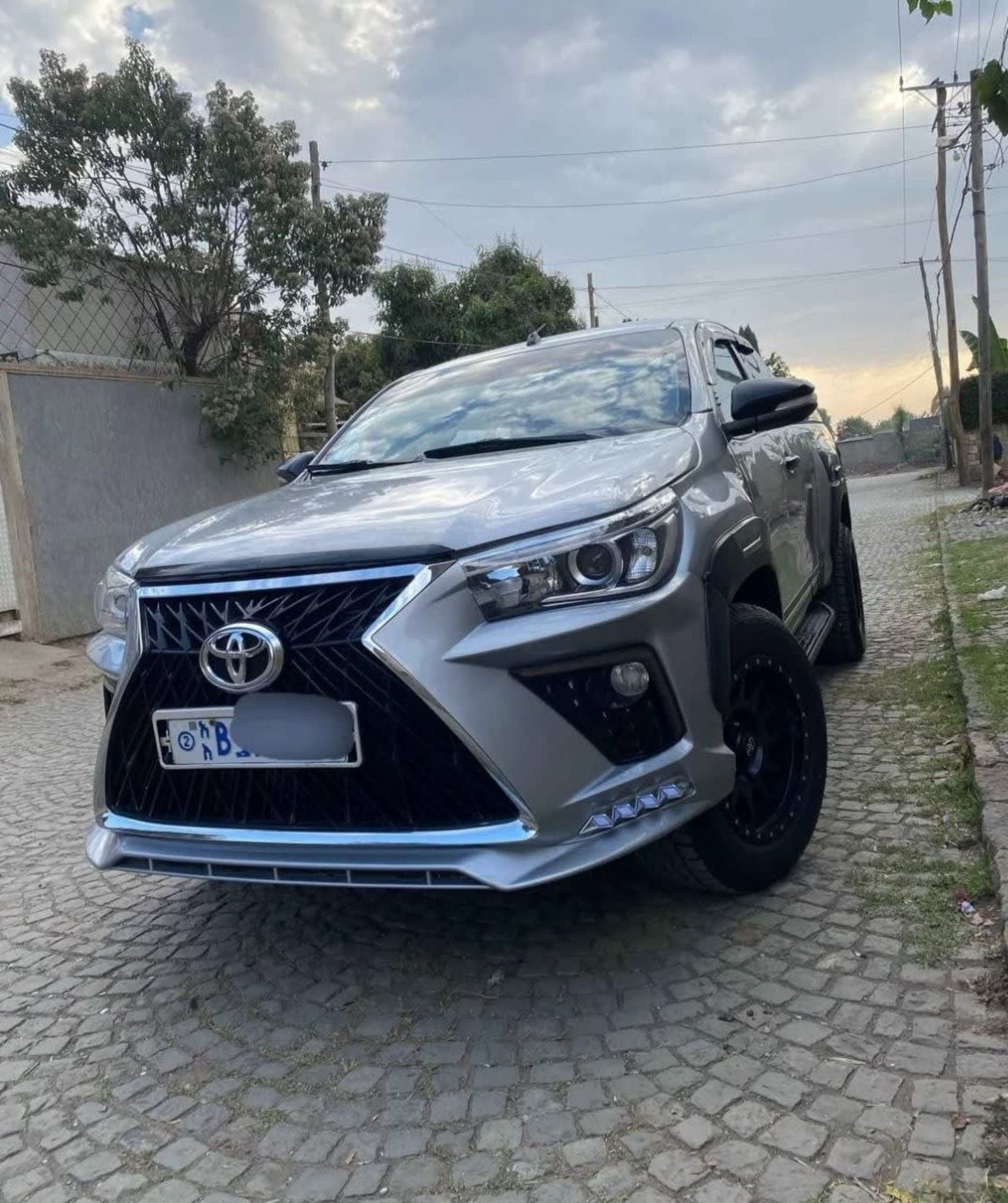 2017 Toyota Hilux Revo — photo 8