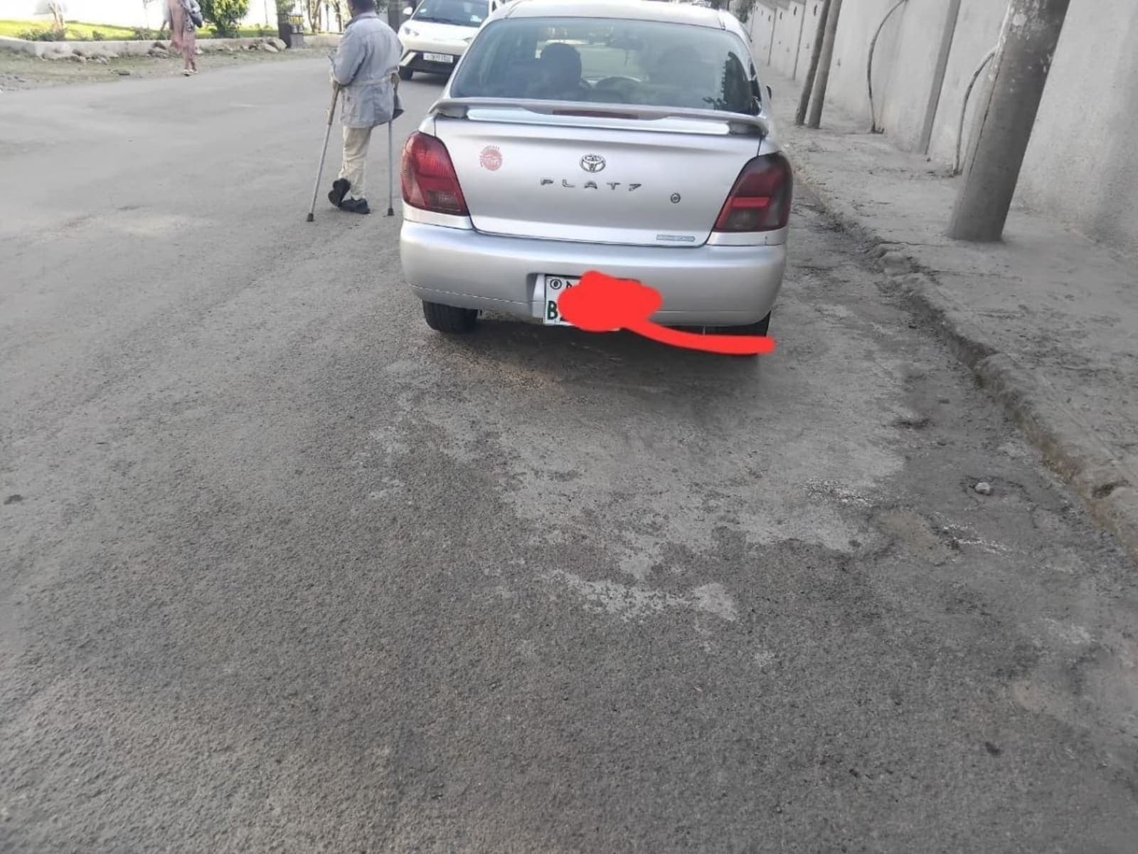 2001 Toyota Platz — photo 2