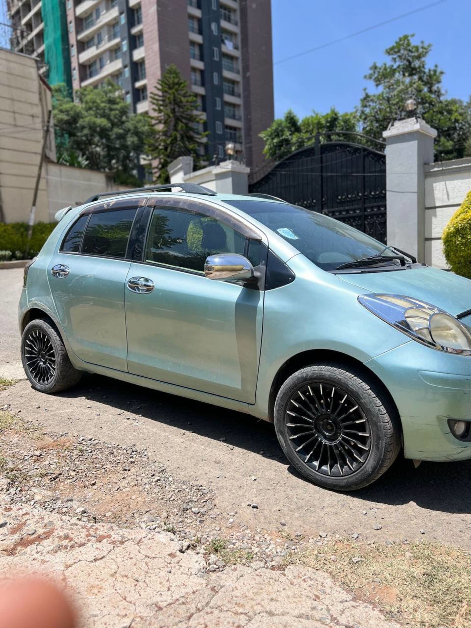2010 Toyota Yaris — photo 5