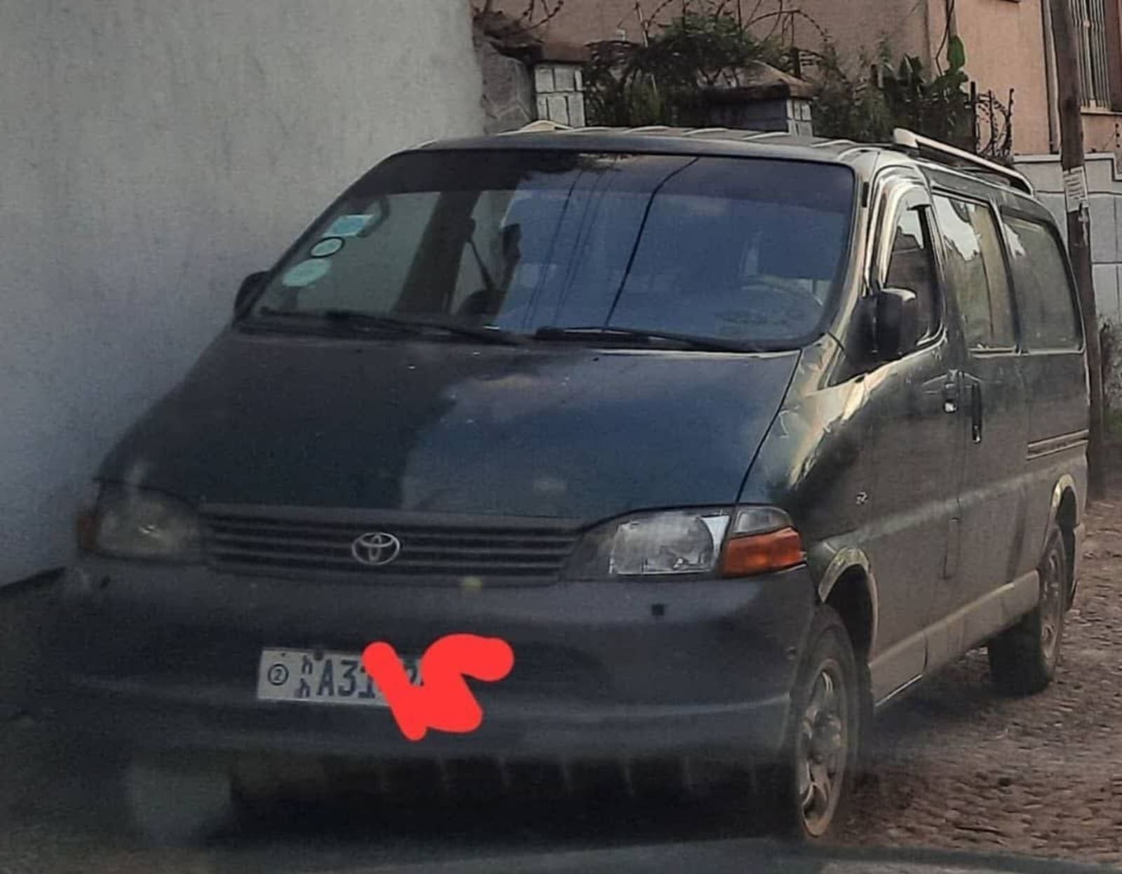 2003 Toyota Dolphin HIACE D4D โ photo 1