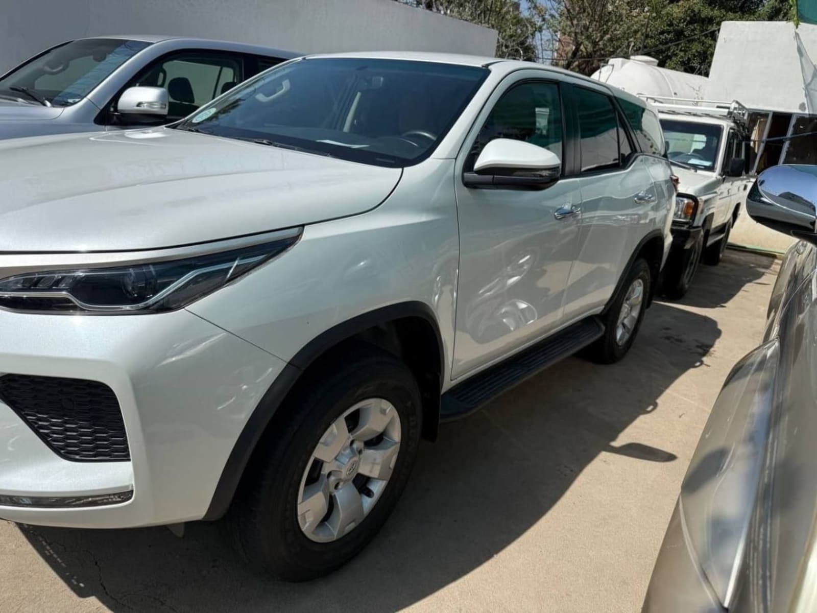 2023 Toyota Fortuner — photo 3