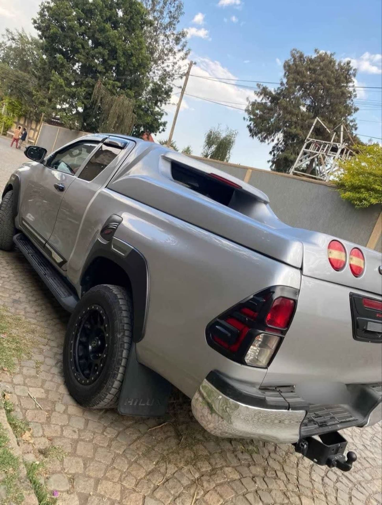 2017 Toyota Hilux Revo — photo 2
