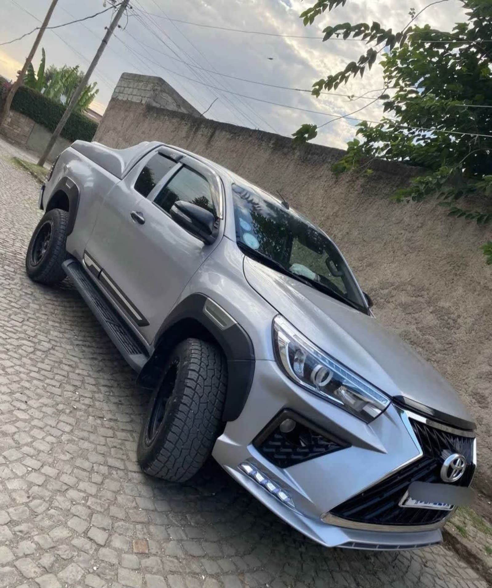 2017 Toyota Hilux Revo — photo 4