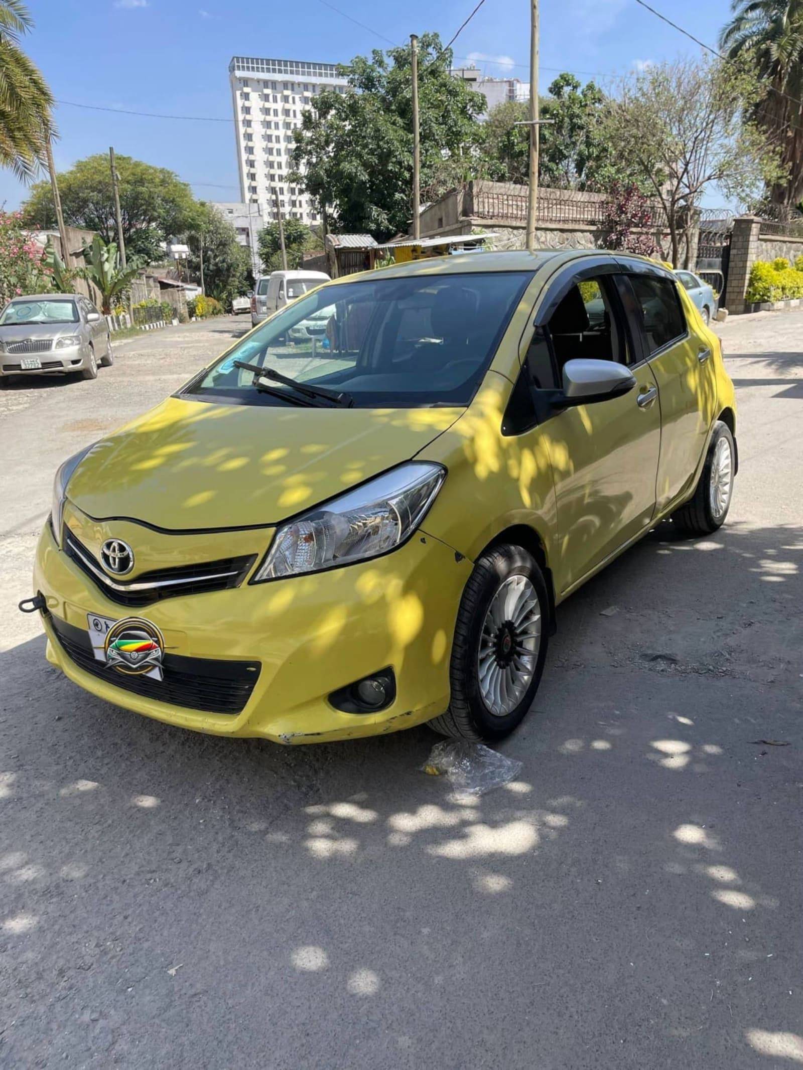 2012 Toyota Yaris Compact — photo 3