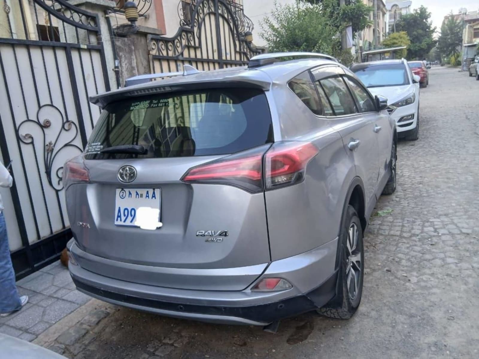 2016 Toyota Rav4 — photo 2