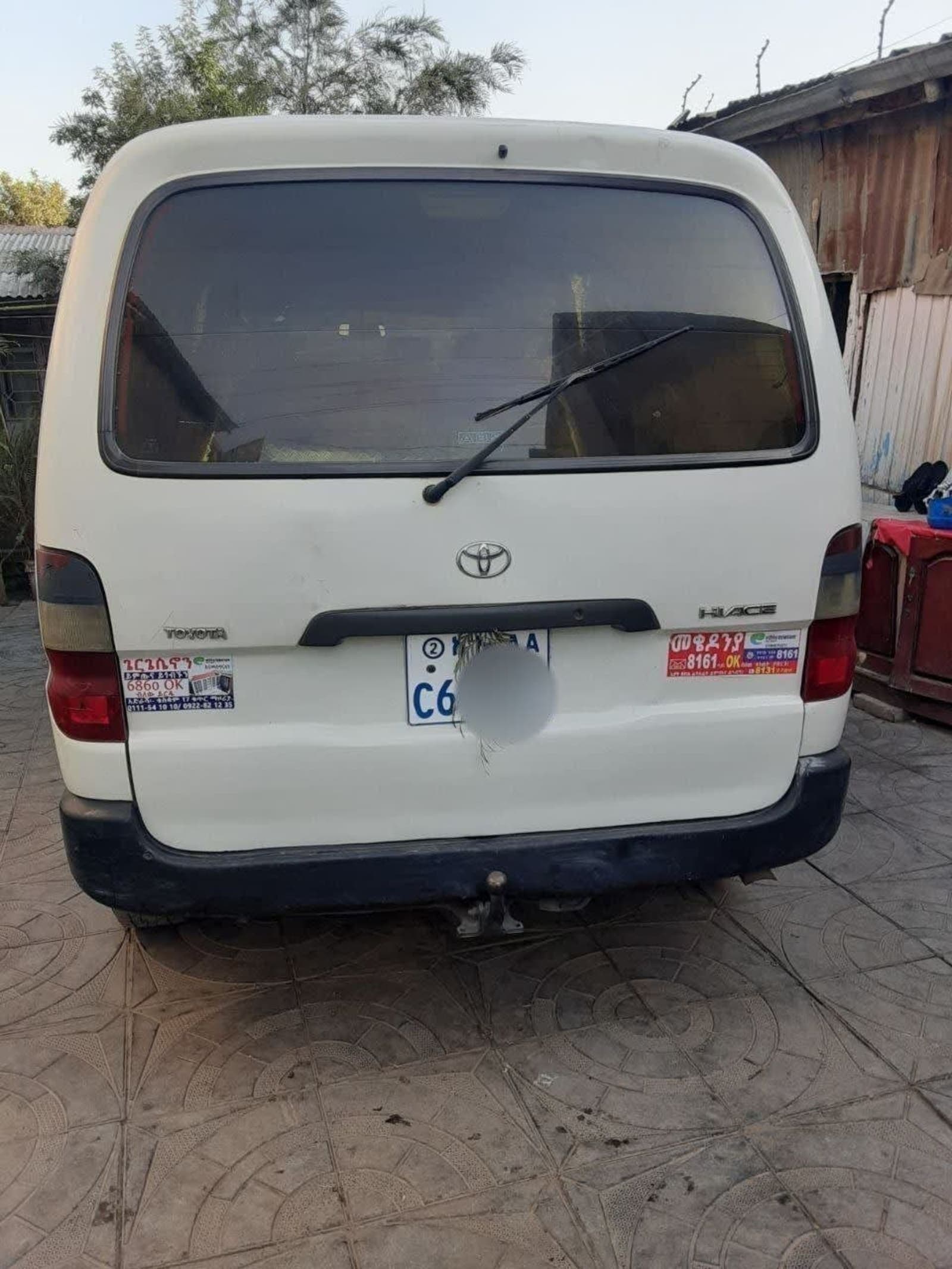 2007 Toyota Hiace shark — photo 2