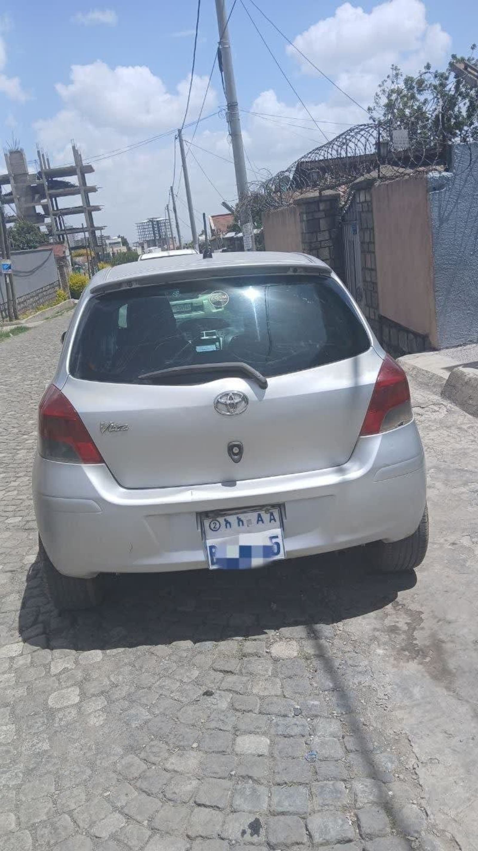 2010 Toyota Yaris Compact — photo 4