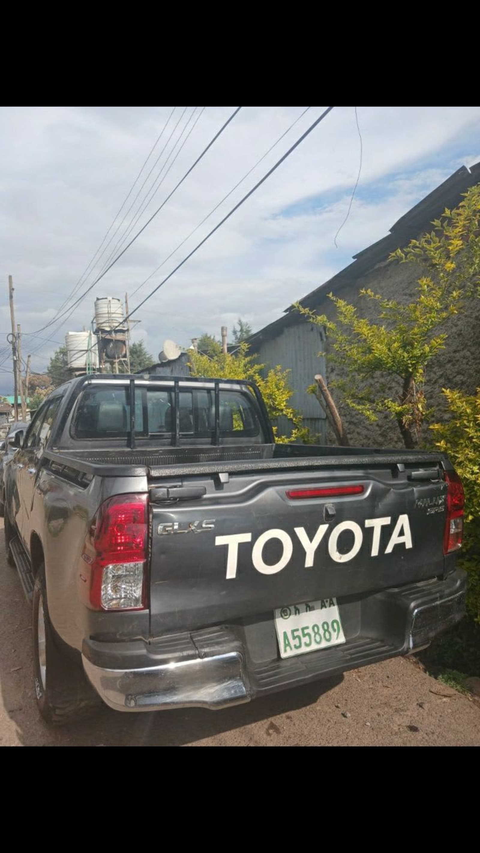 2017 Toyota Hilux SRS — photo 2