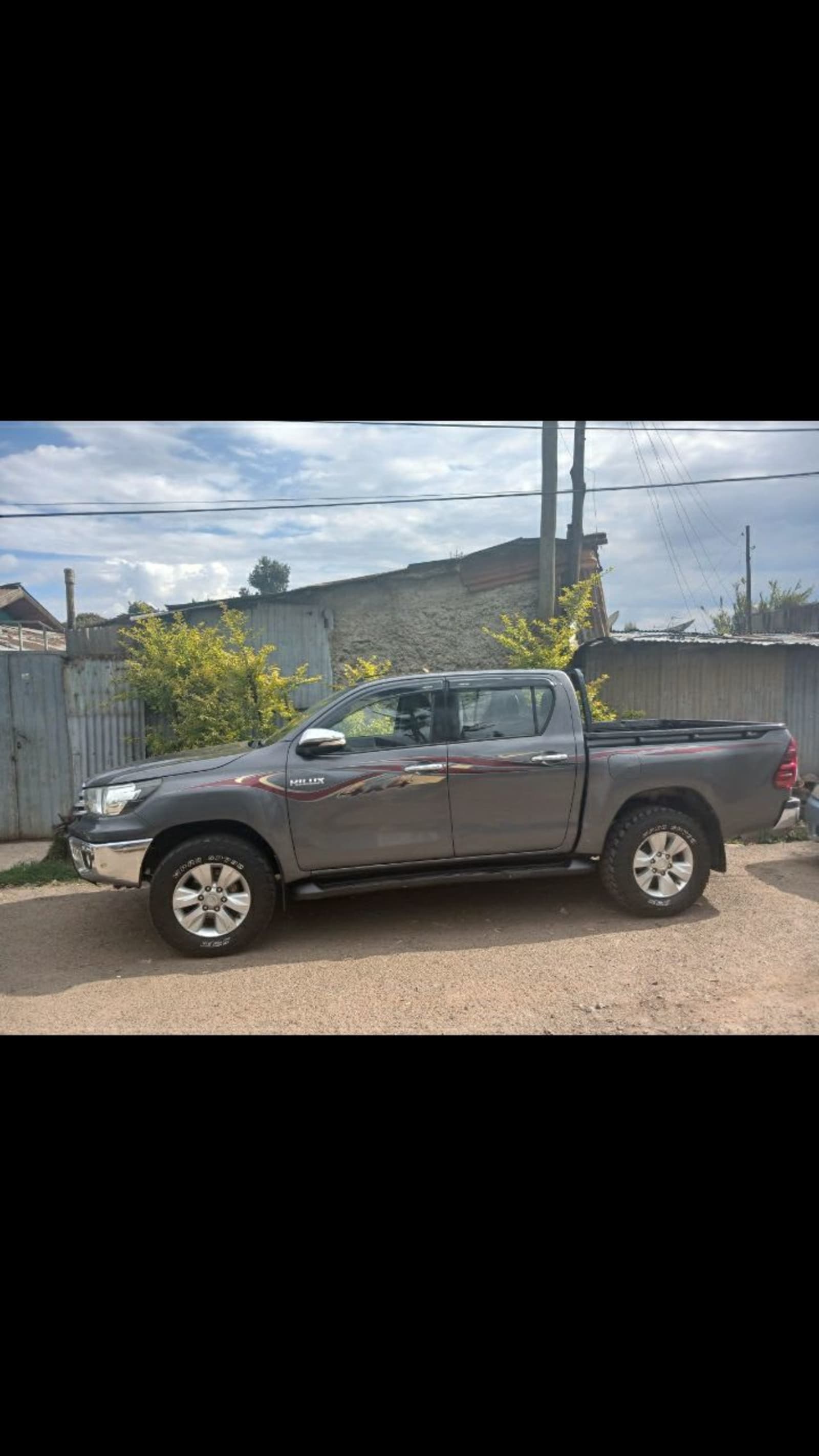 2017 Toyota Hilux SRS — photo 3