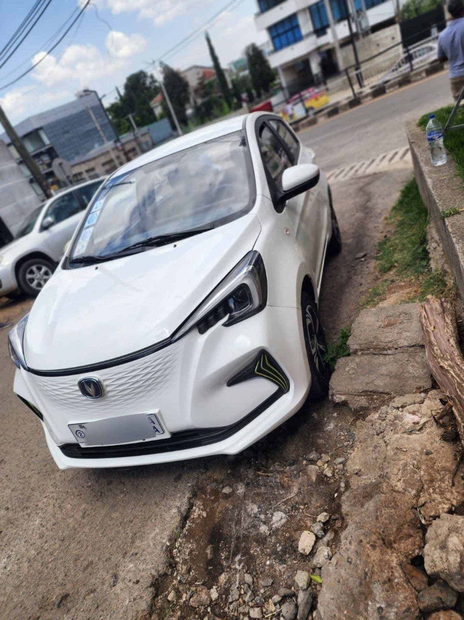 2023 CHANGAN E-Star — photo 2