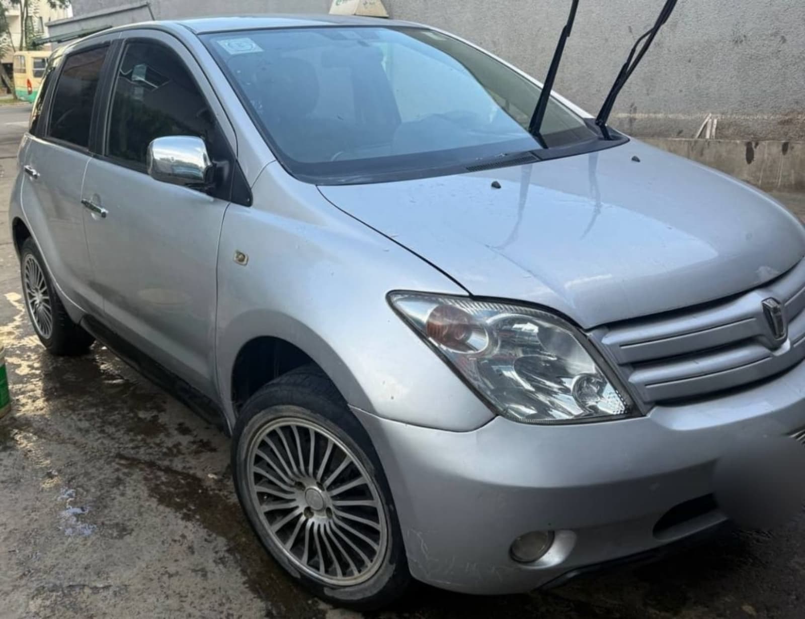 2002 Toyota Corolla ist — photo 3