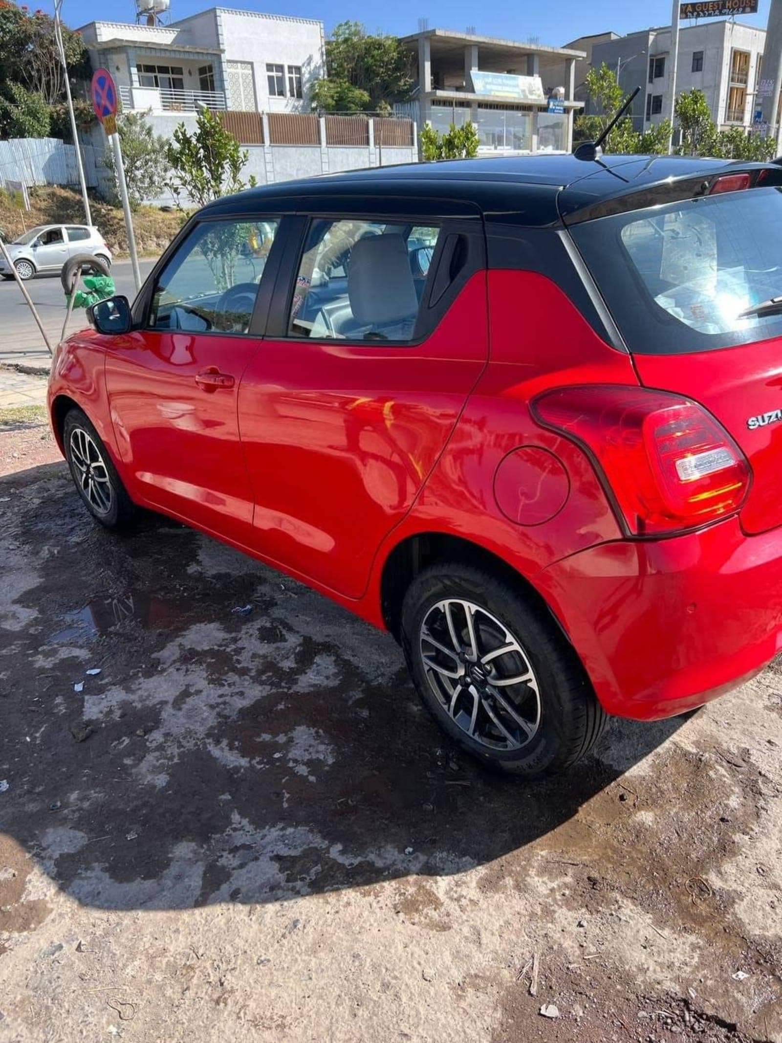 2021 Suzuki Swift — photo 2