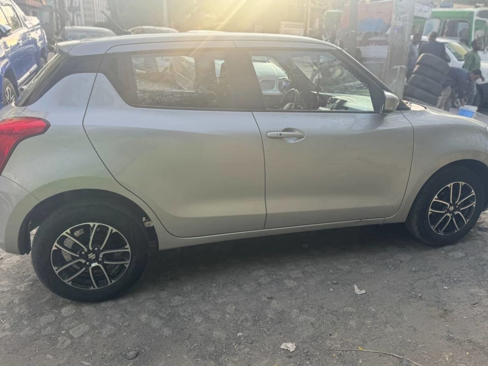 2022 Suzuki Swift — photo 2