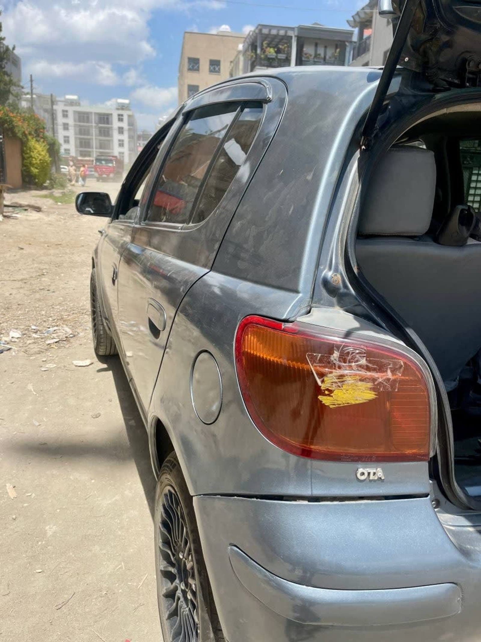 2005 Toyota Vitz Yaris — photo 4