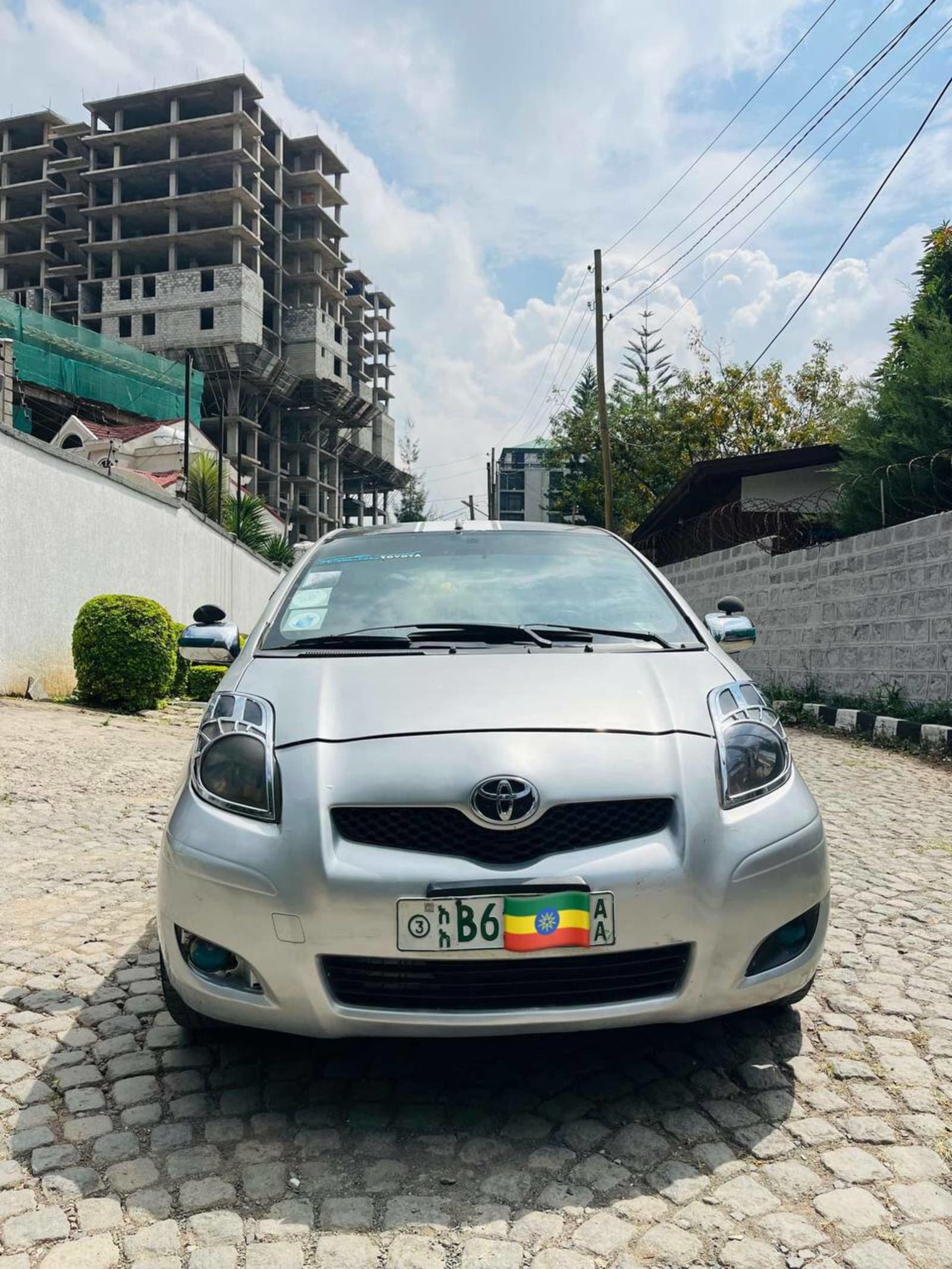 2010 Toyota Yaris โ photo 2