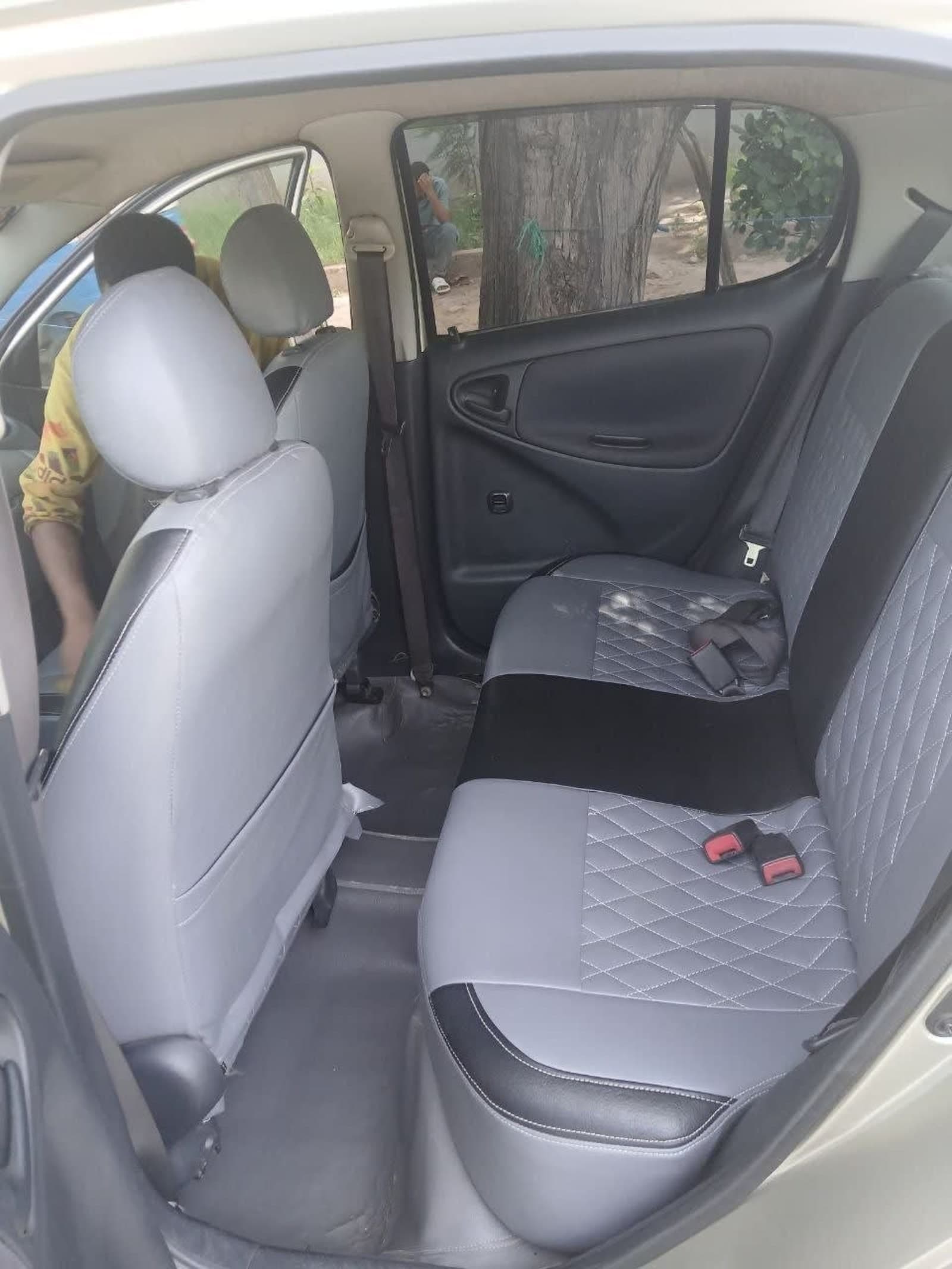 2002 Toyota Vitz
