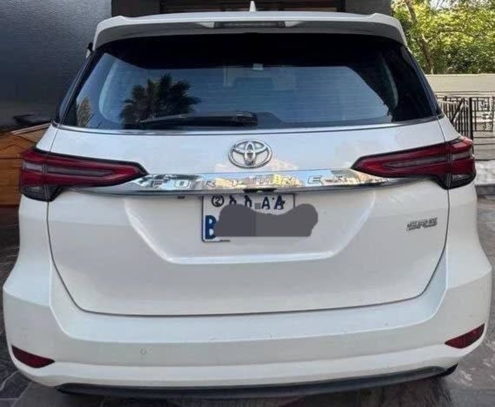 2018 Toyota Fortuner โ photo 1