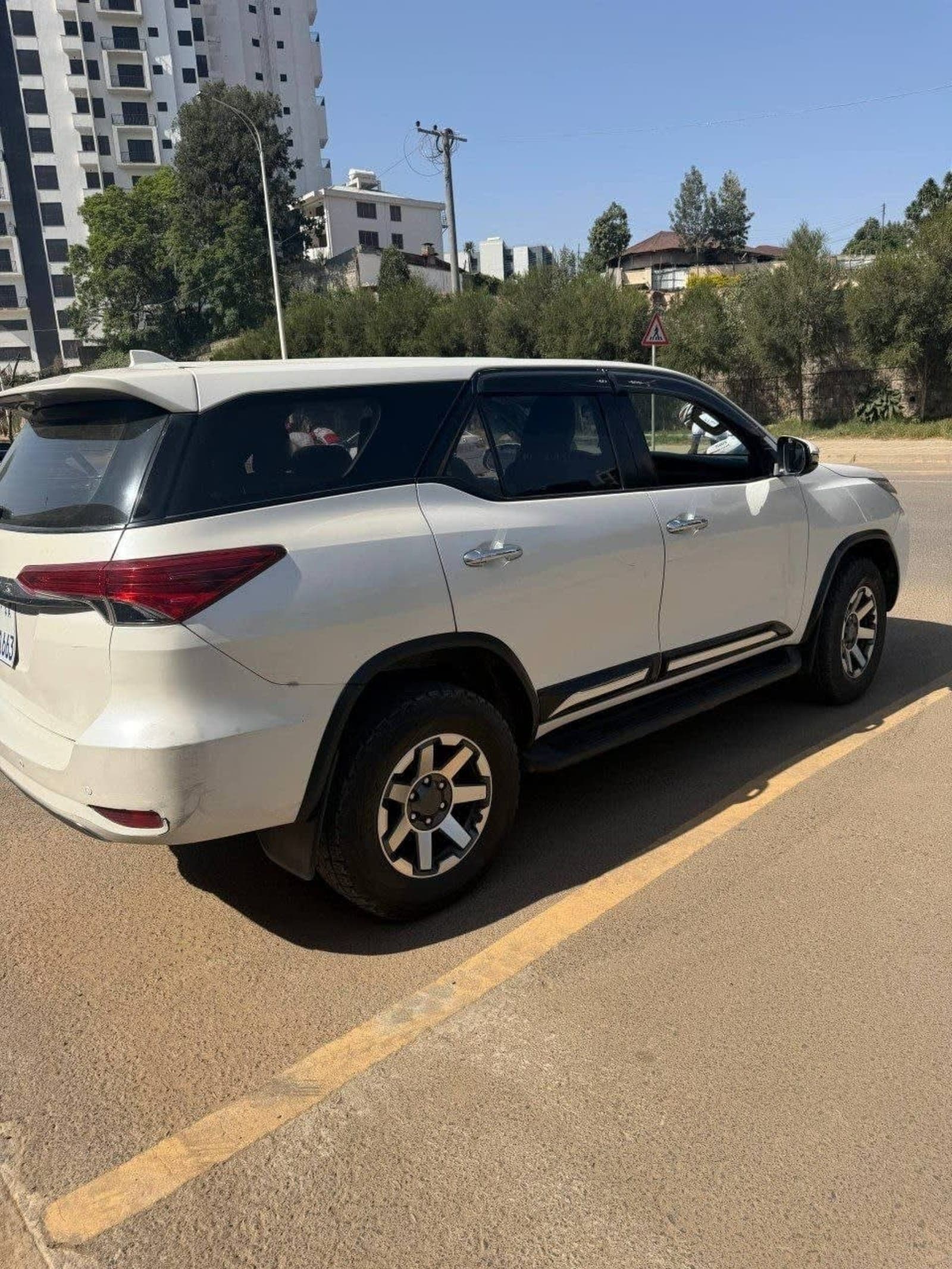 2018 Toyota Fortuner โ photo 2