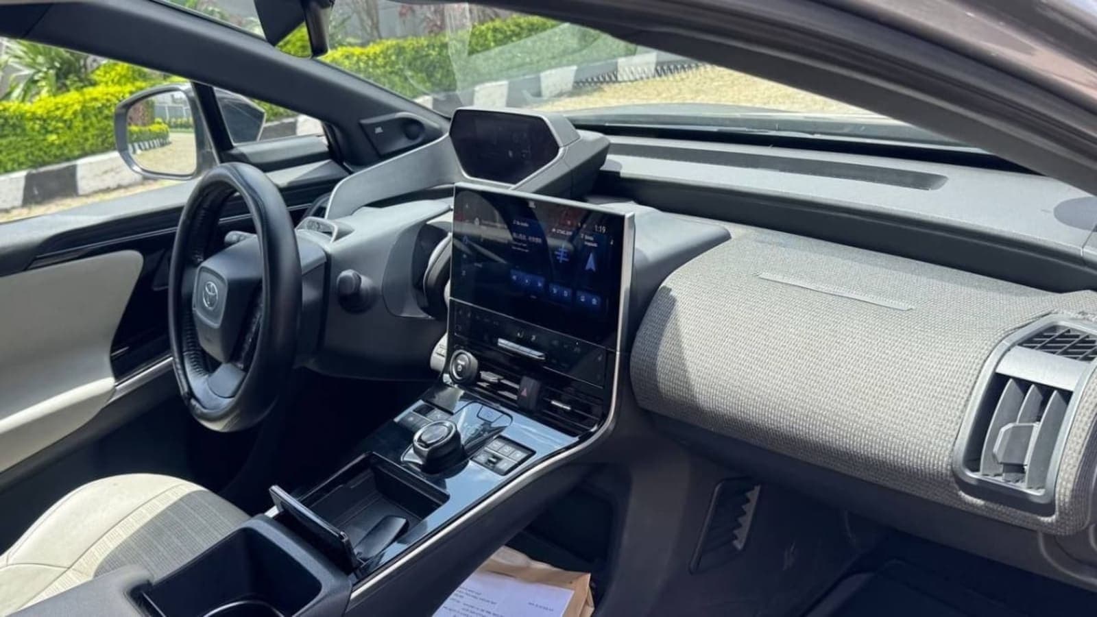 2022 Toyota BZ4X EV — photo 4