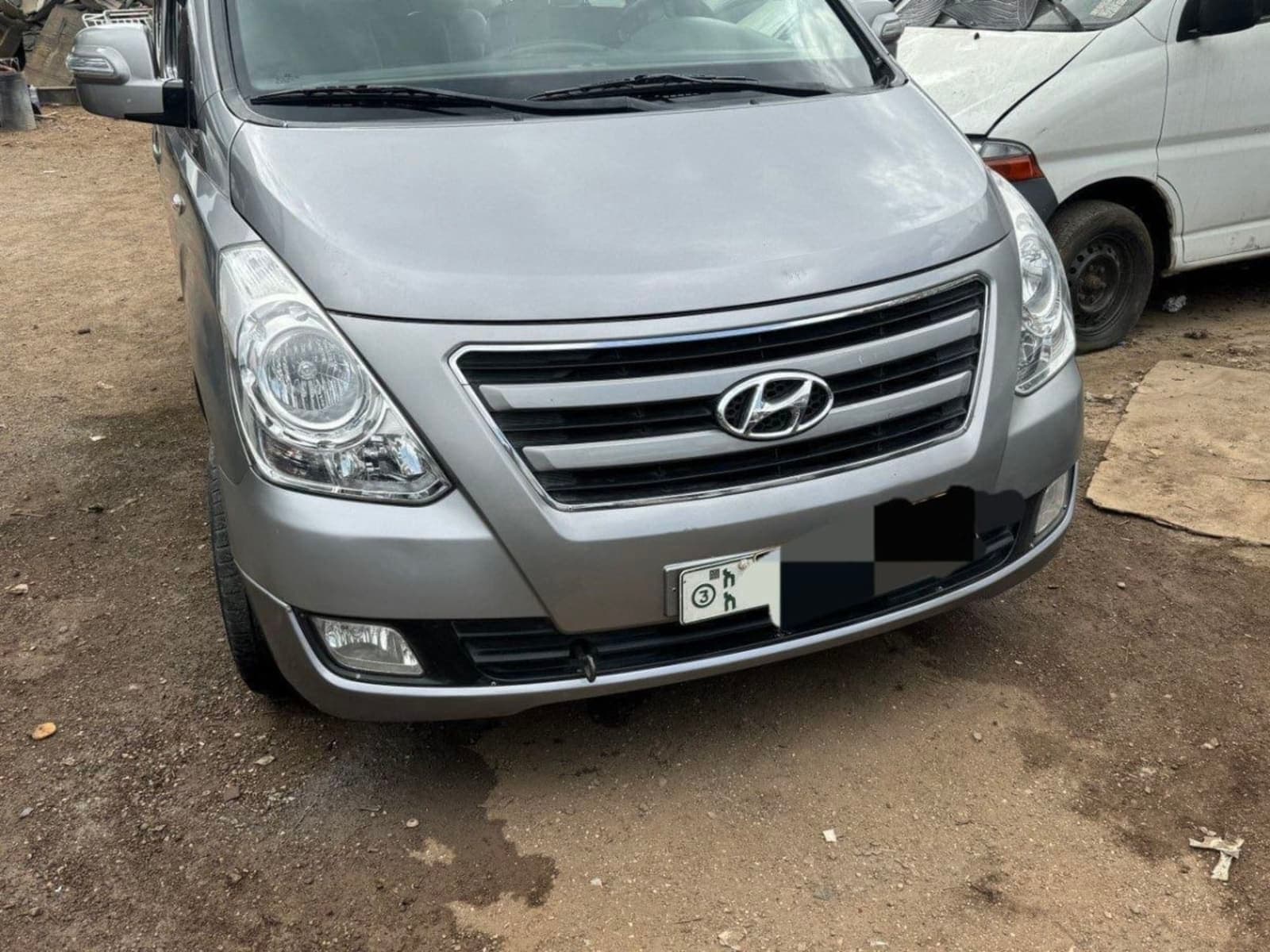 2016 Hyundai Grand Starex — photo 2