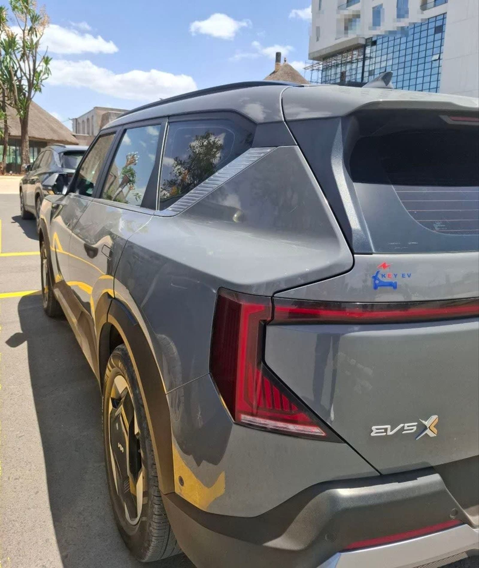 2023 KIA EV5 — photo 2