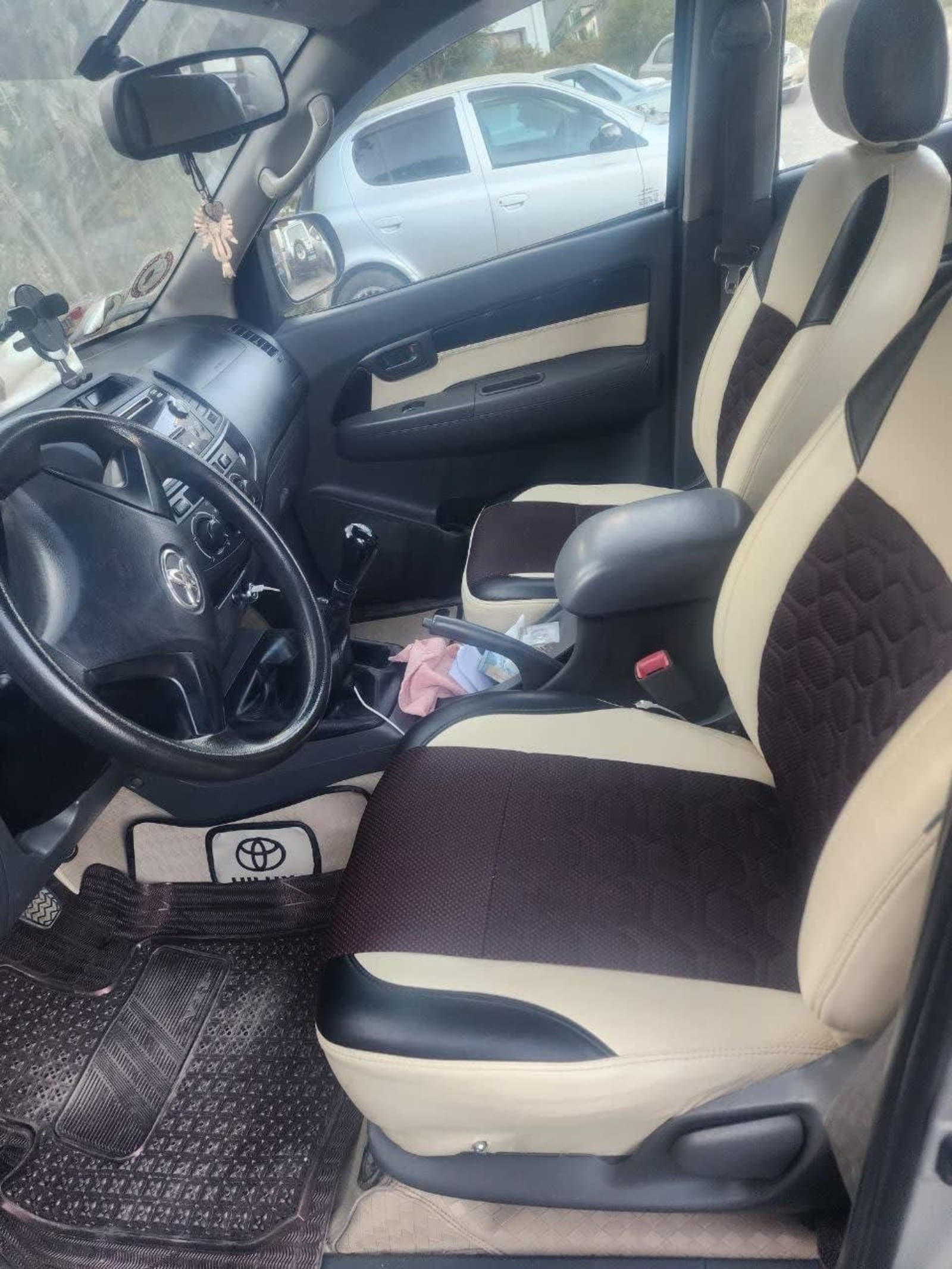 2015 Toyota Hilux Vigo Double Cab — photo 2