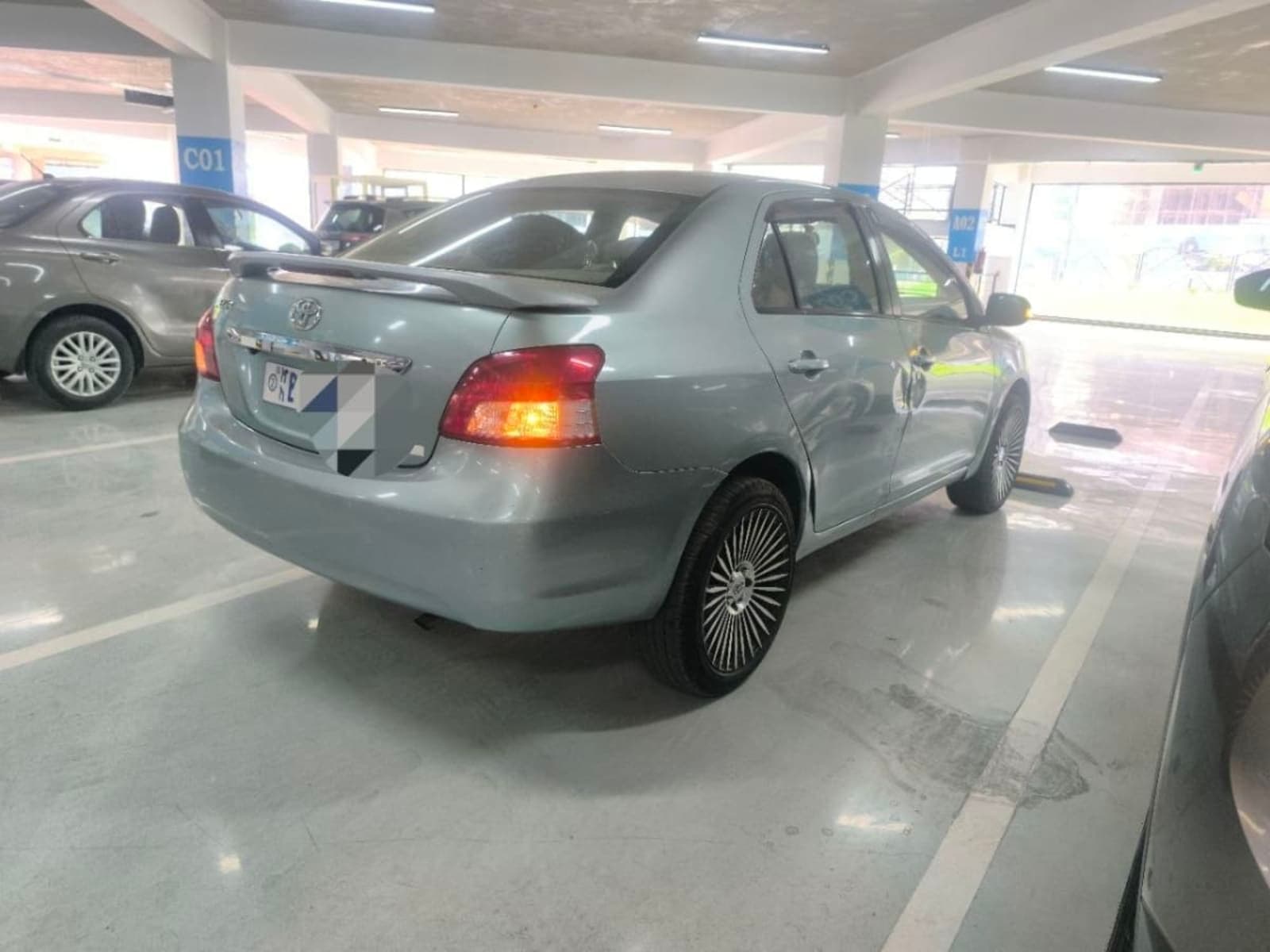 2011 Toyota Yaris Belta — photo 4