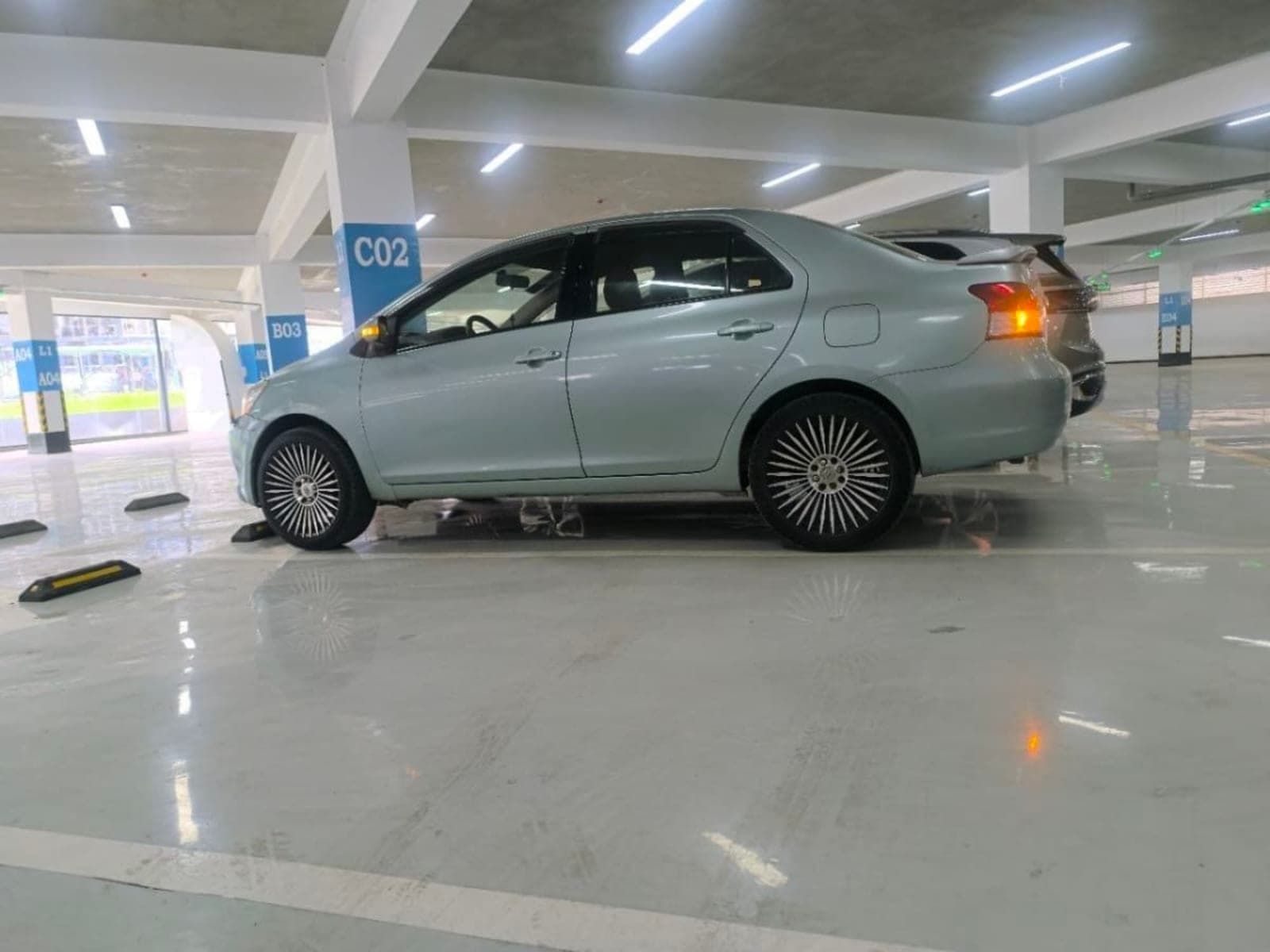 2011 Toyota Yaris Belta — photo 6