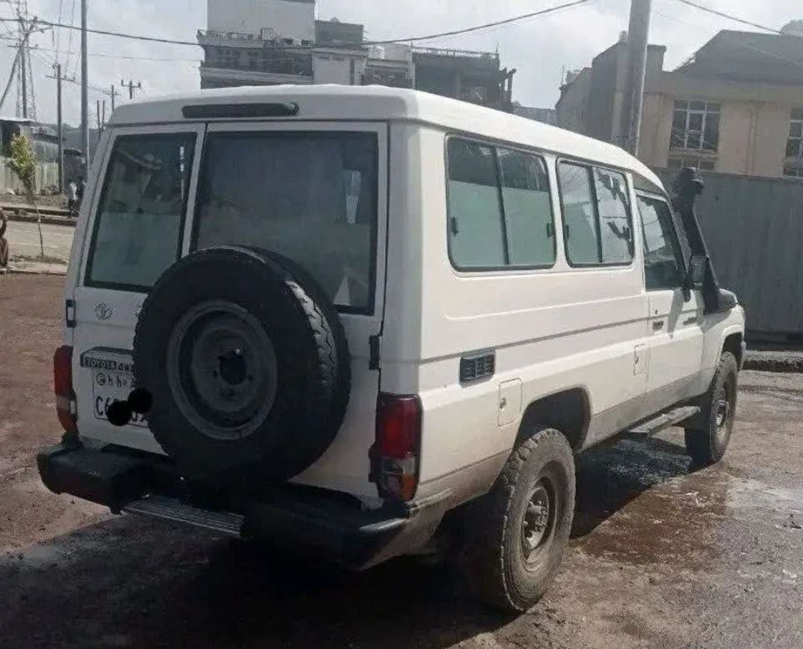 2017 Toyota Land Cruiser 1HZ long Bas — photo 1