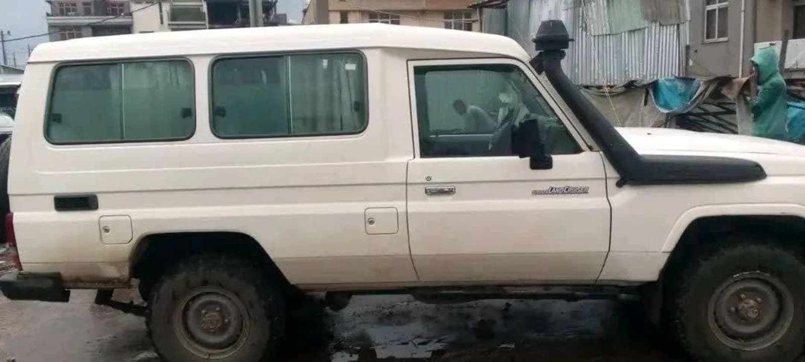 2017 Toyota Land Cruiser 1HZ long Bas — photo 2