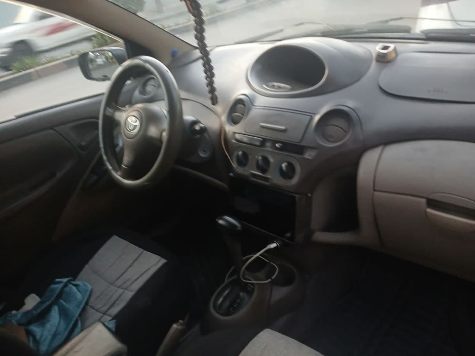 2005 Toyota Pliz — photo 4